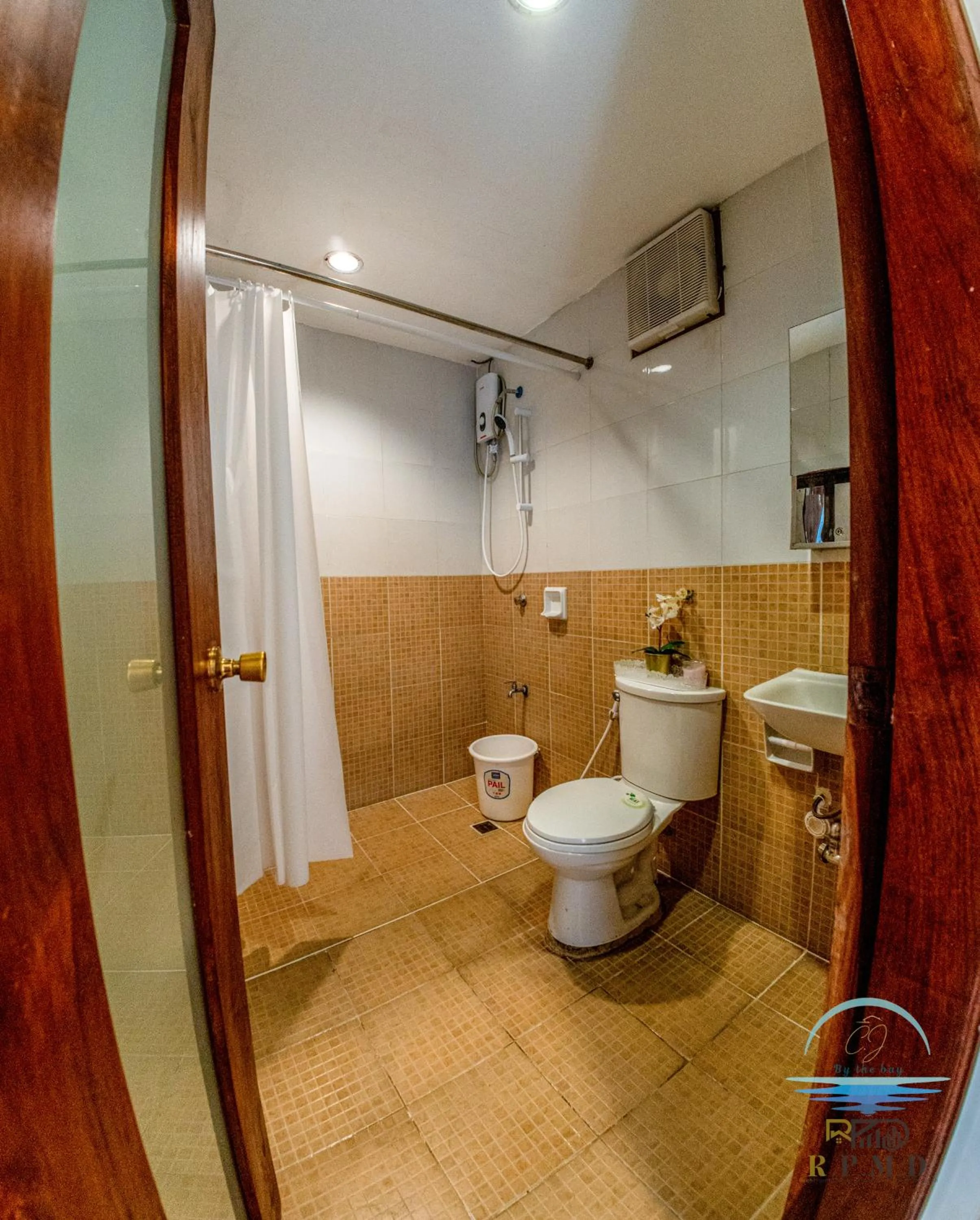 Shower in CJ by the Bay