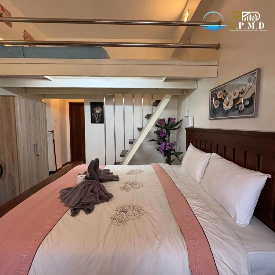 Bed in CJ by the Bay