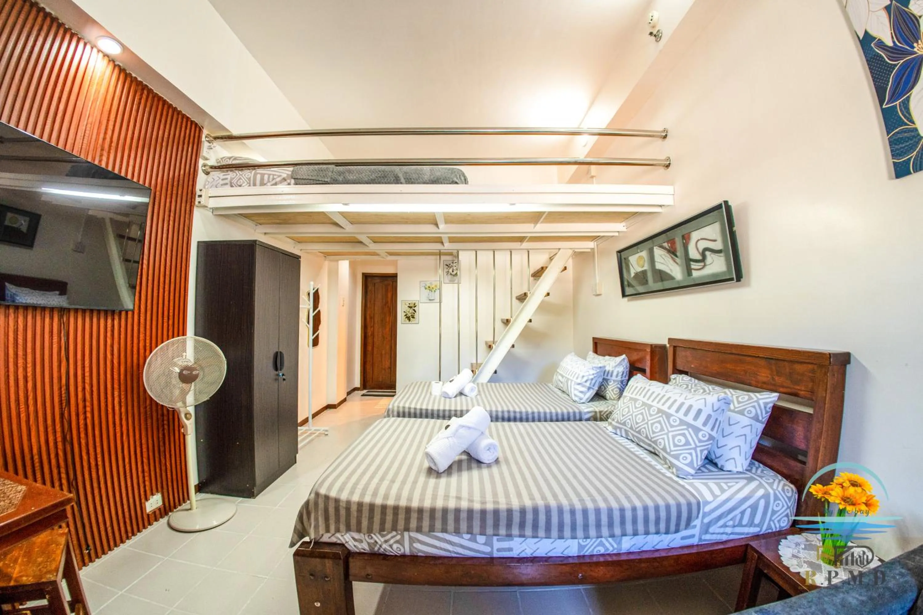Bed in CJ by the Bay