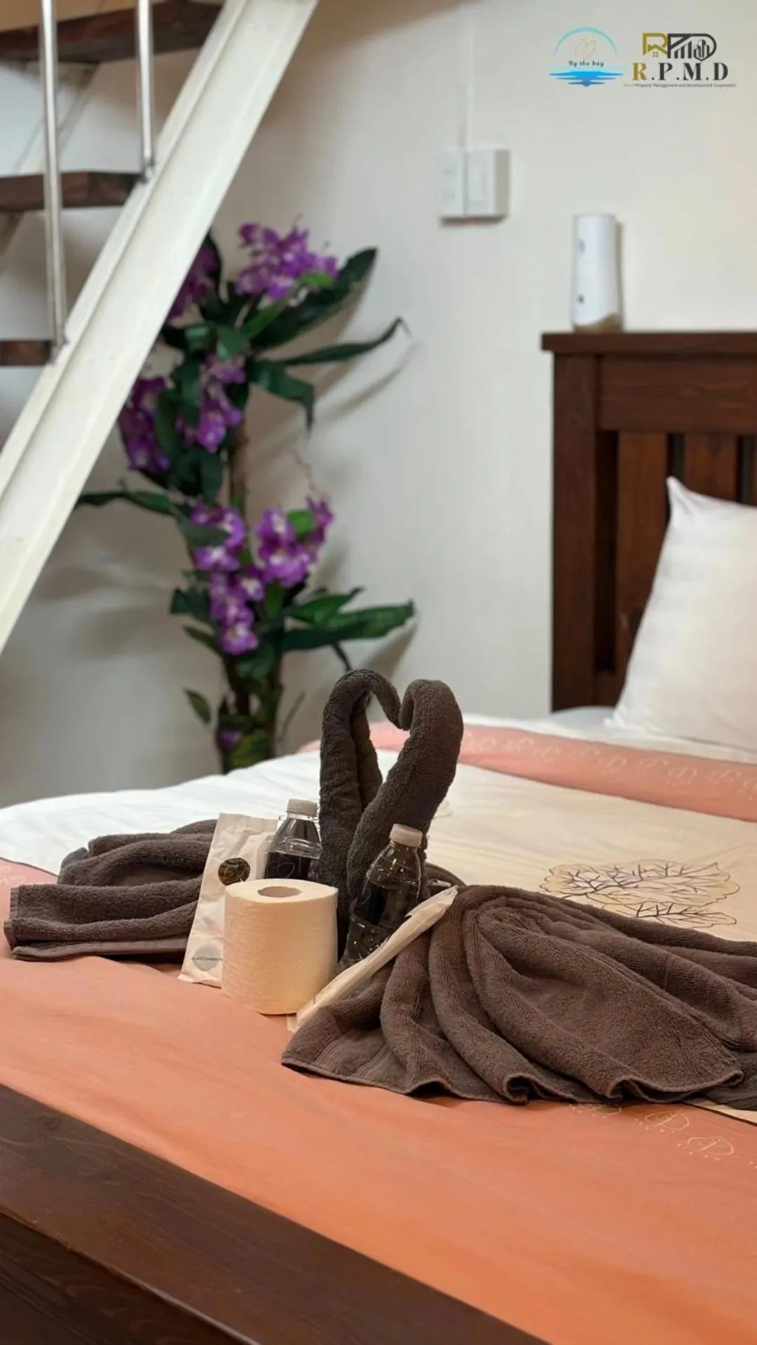 Bed in CJ by the Bay