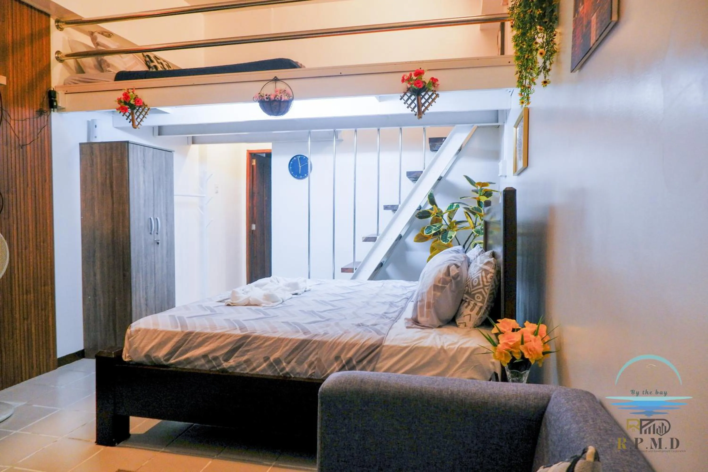 Bed in CJ by the Bay