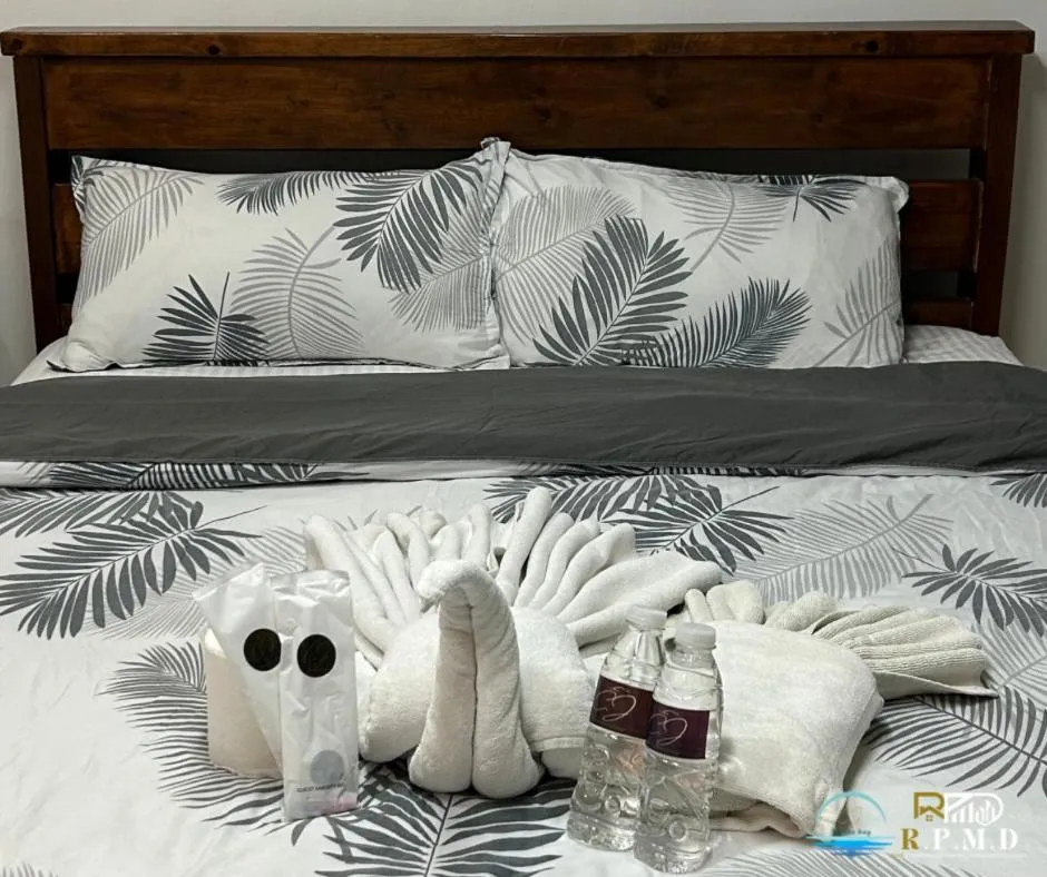 Bed in CJ by the Bay