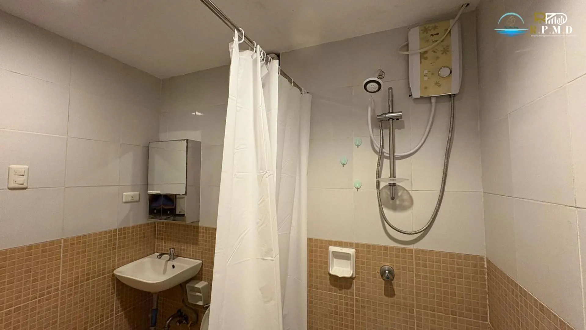 Shower in CJ by the Bay