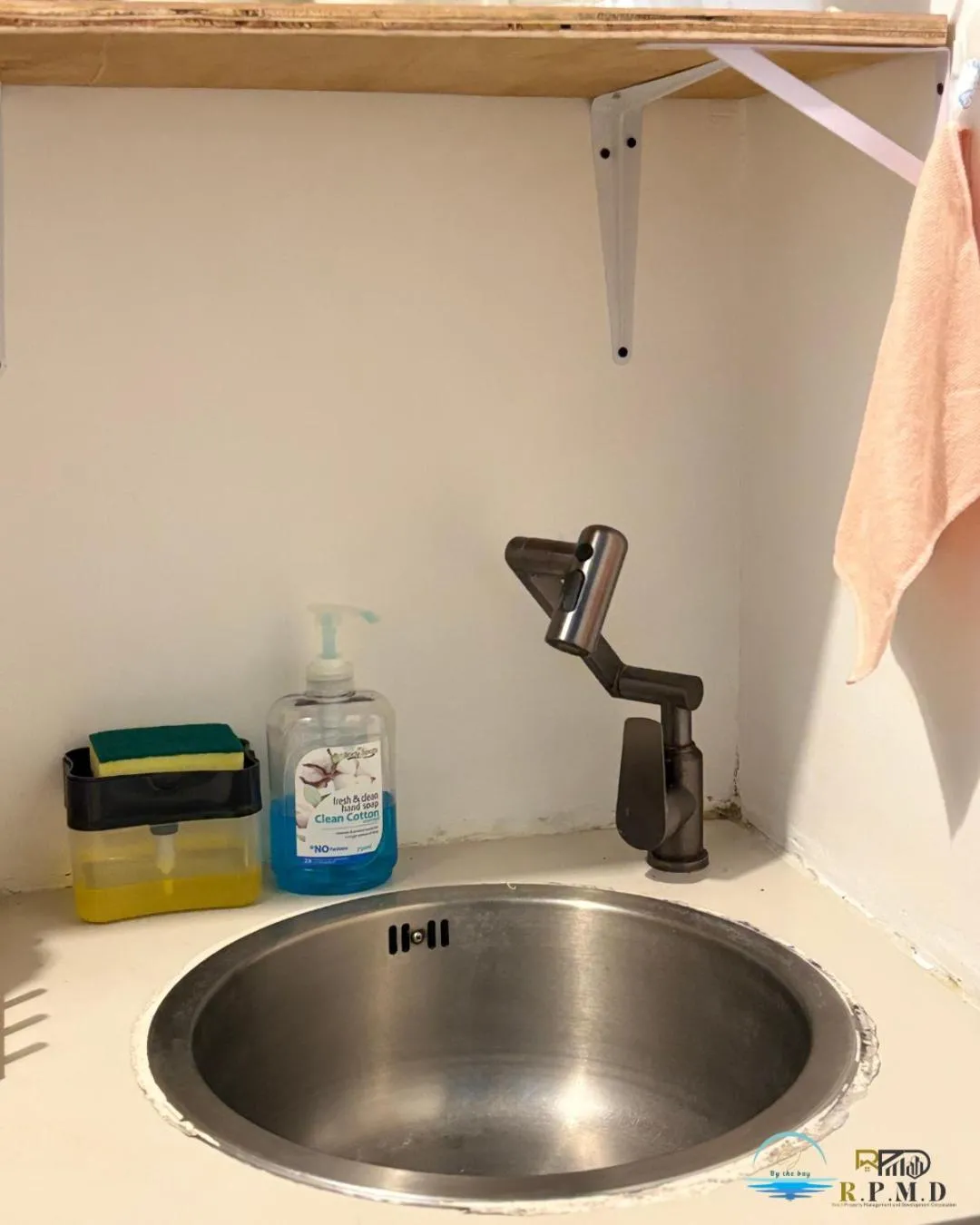 kitchen in CJ by the Bay