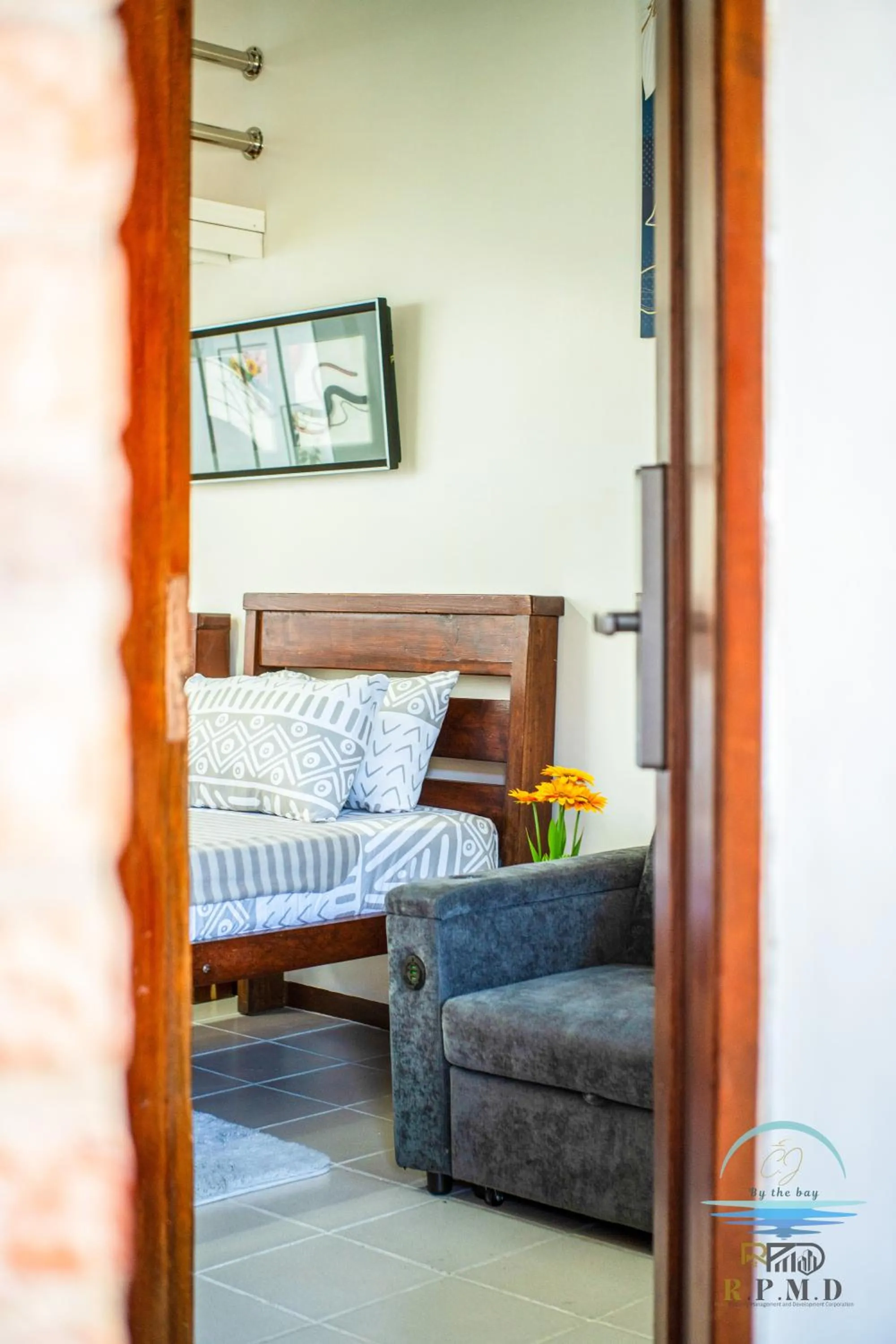 Bed in CJ by the Bay