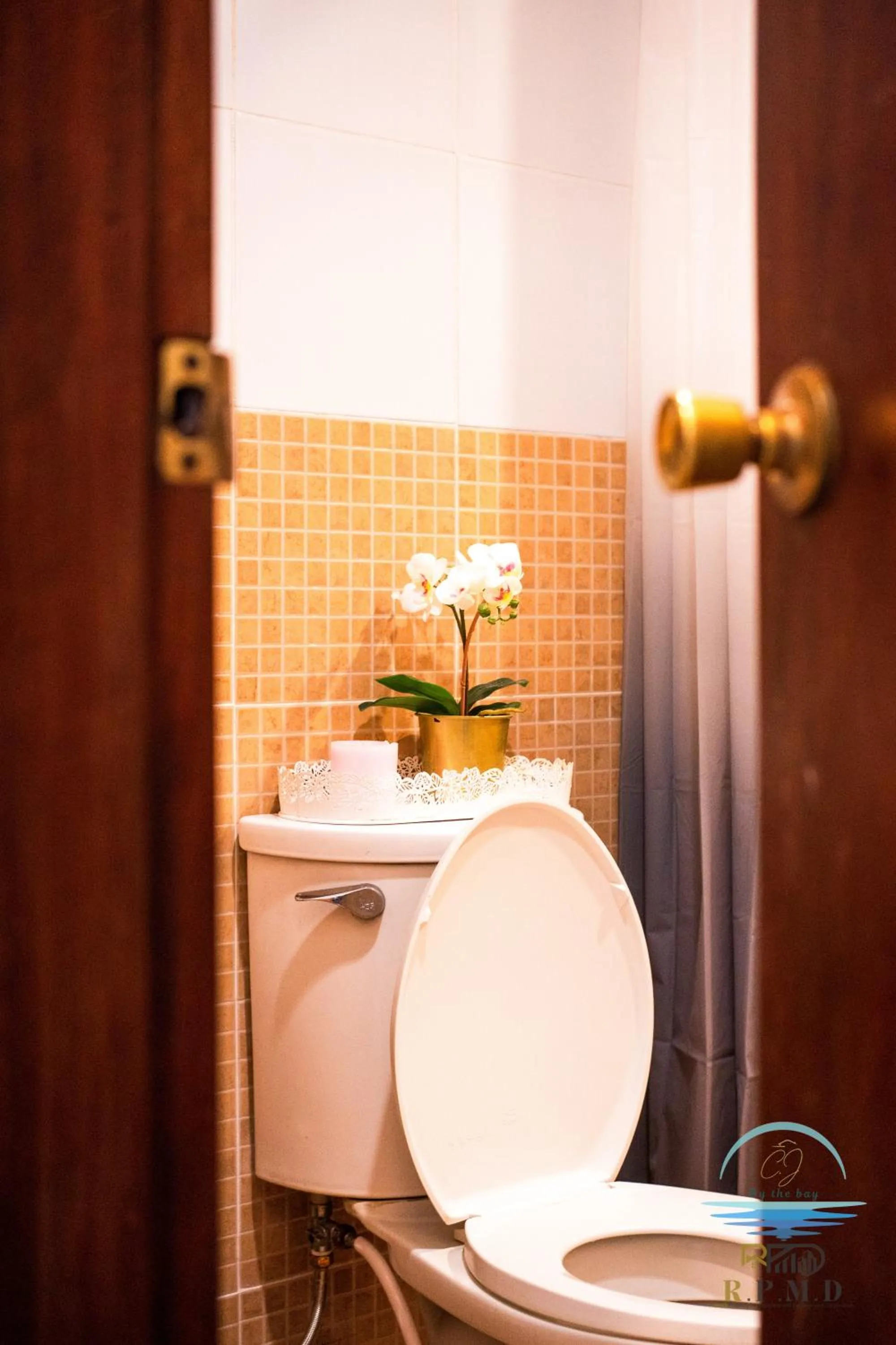 Toilet in CJ by the Bay