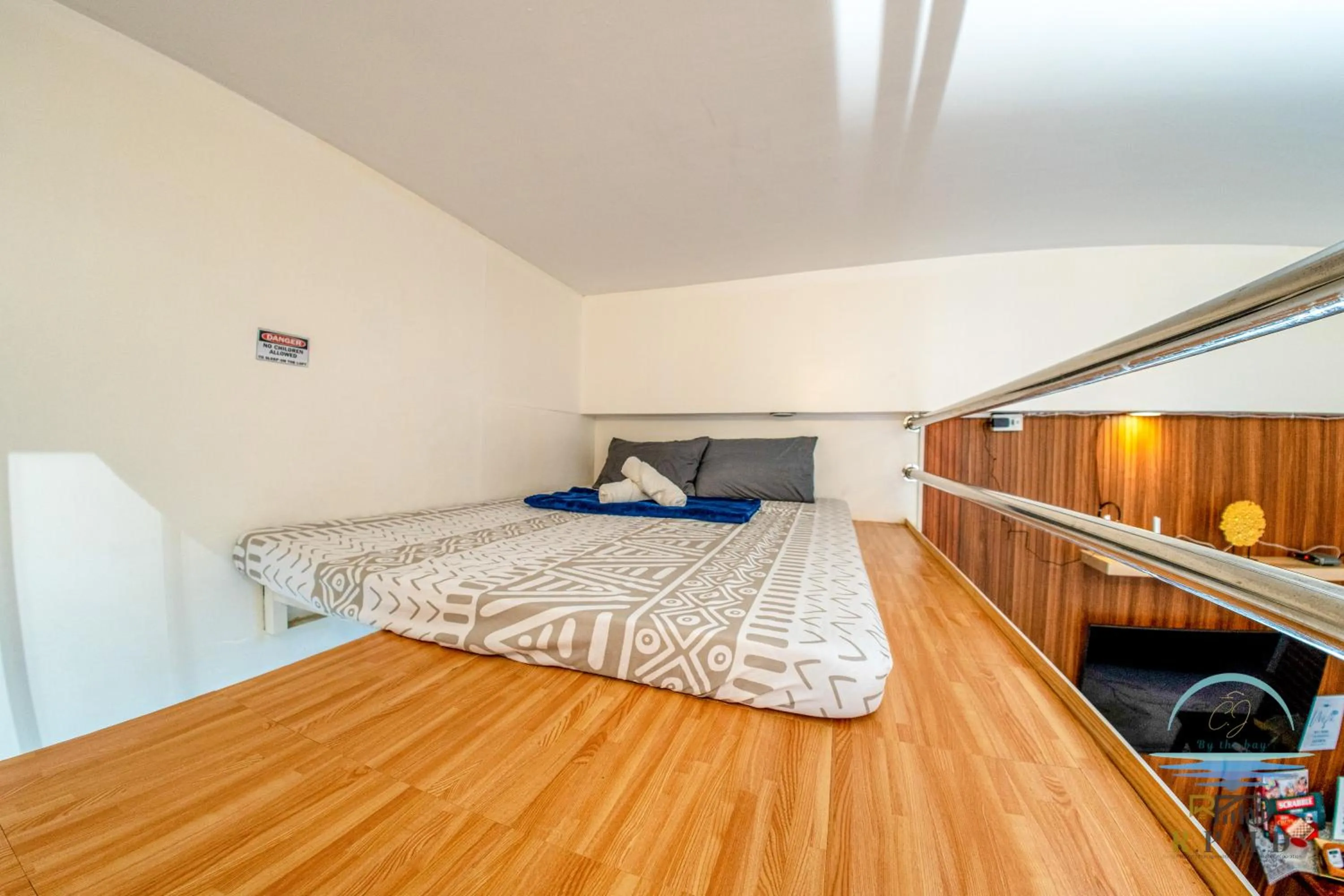Bed in CJ by the Bay