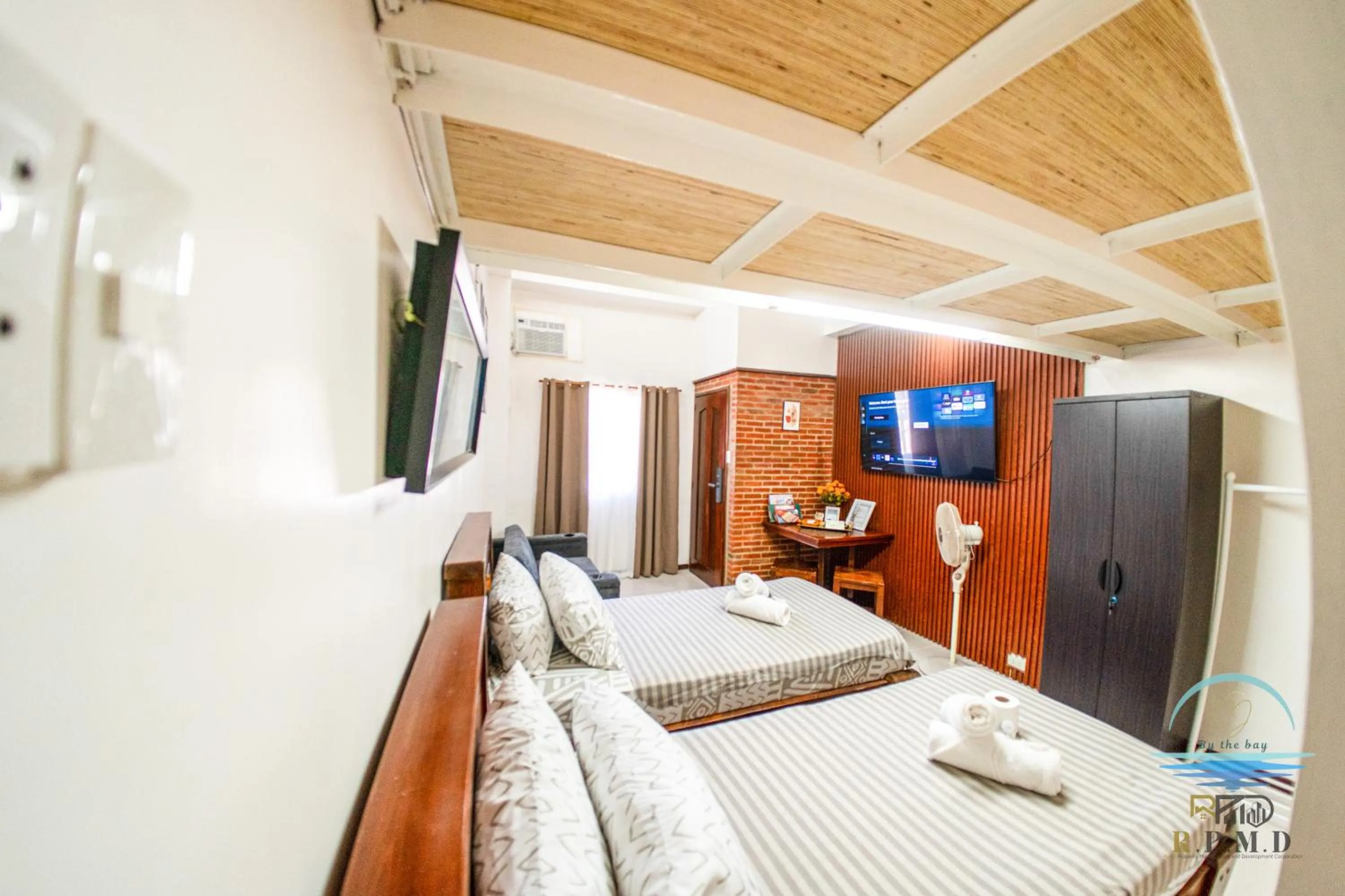 Bed in CJ by the Bay