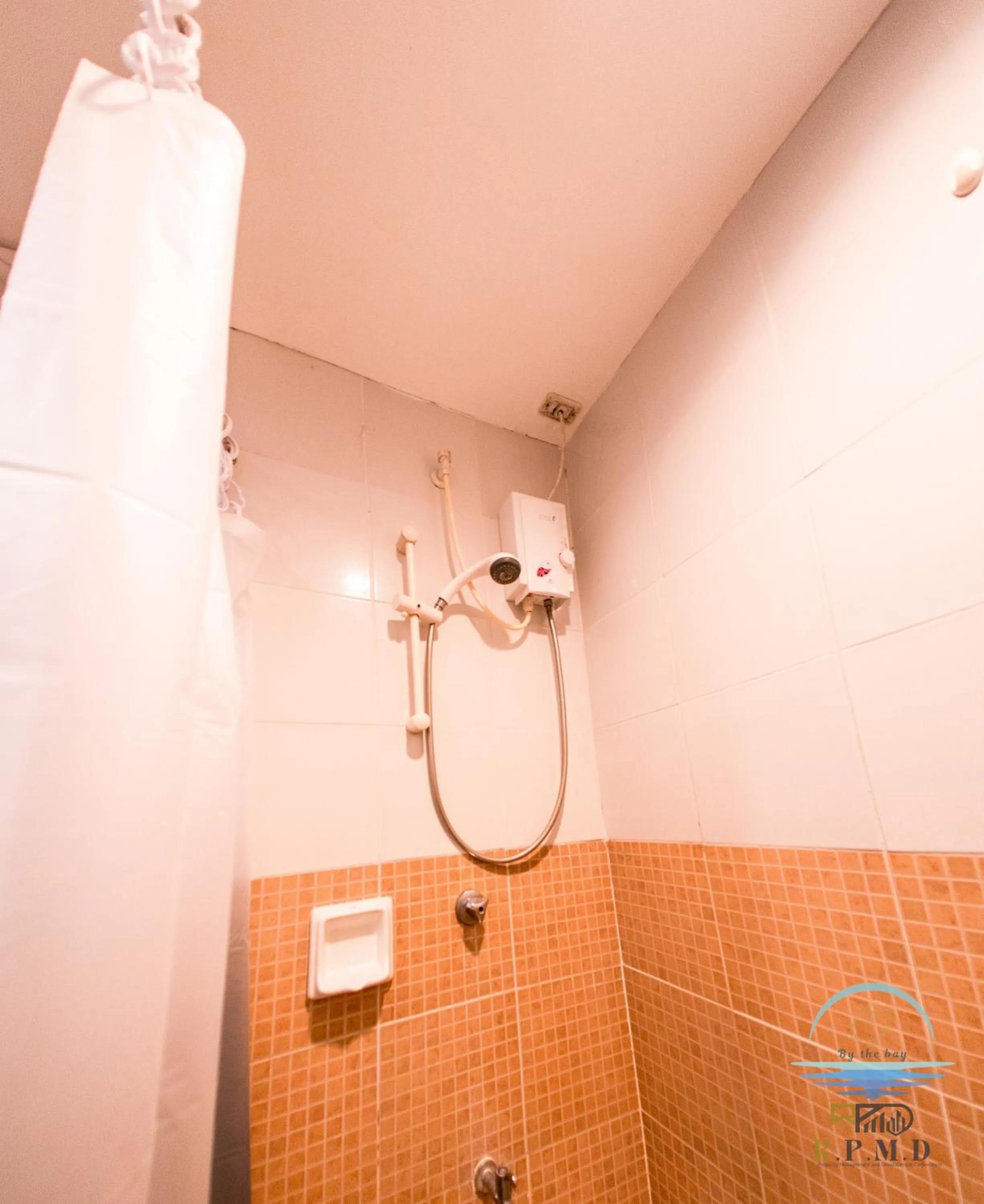 Shower in CJ by the Bay