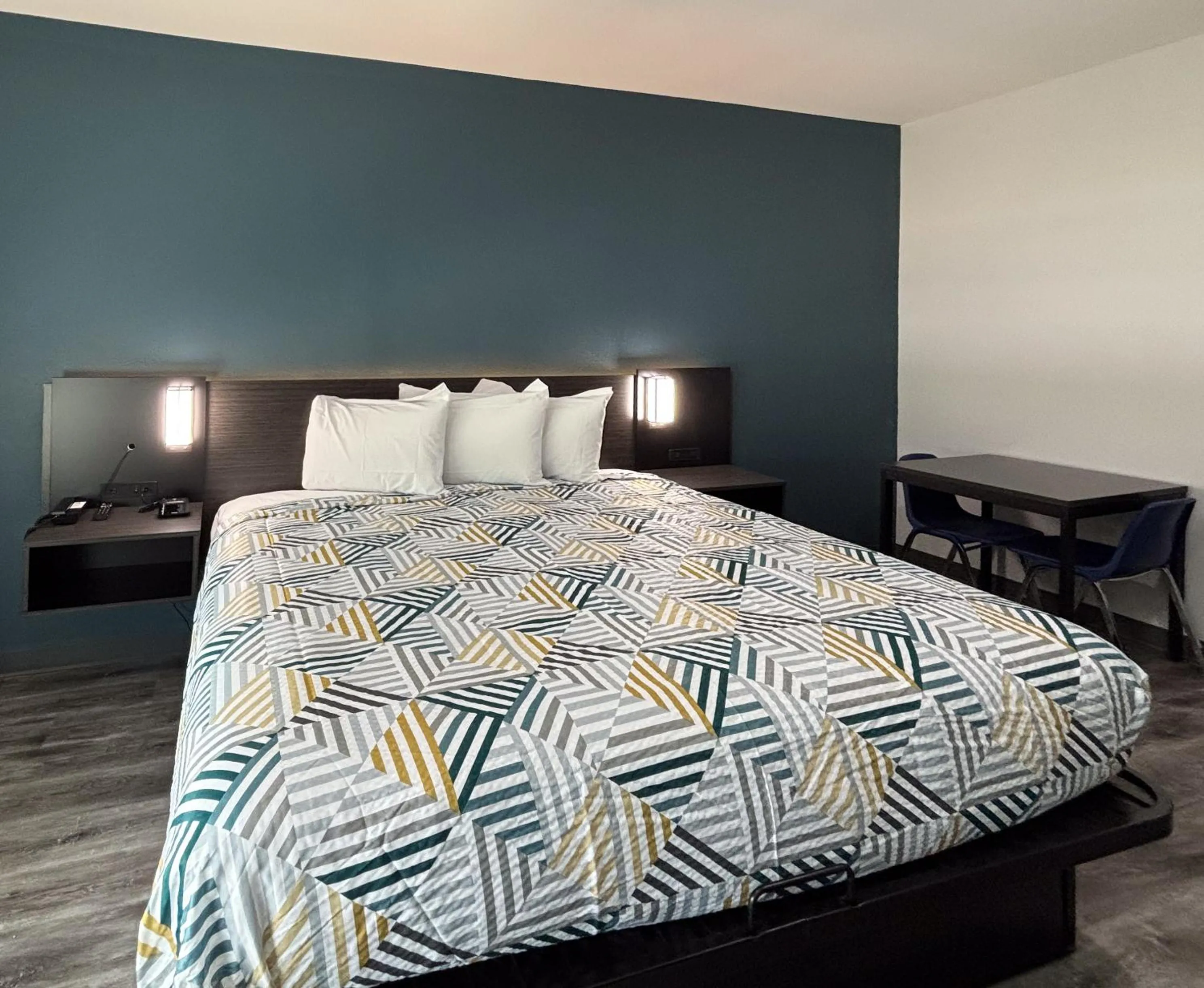 Bed in Studio 6 Dallas, TX – Fair Park