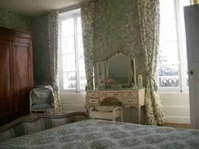 Queen Room with Garden View in Manoir Angle Queen Room with Garden View in Manoir Angle