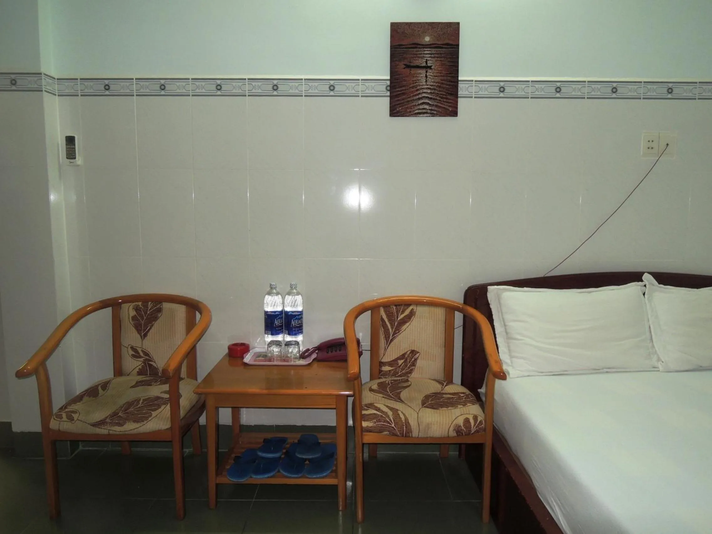Photo of the whole room, Bed in Kathy Hotel