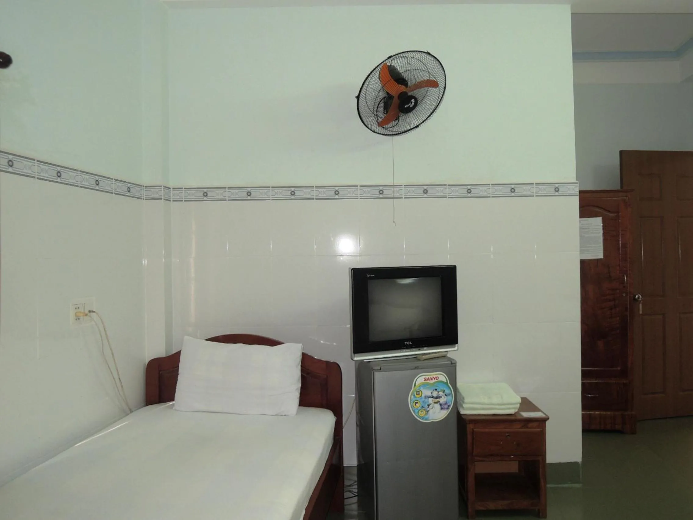 Photo of the whole room, Bed in Kathy Hotel