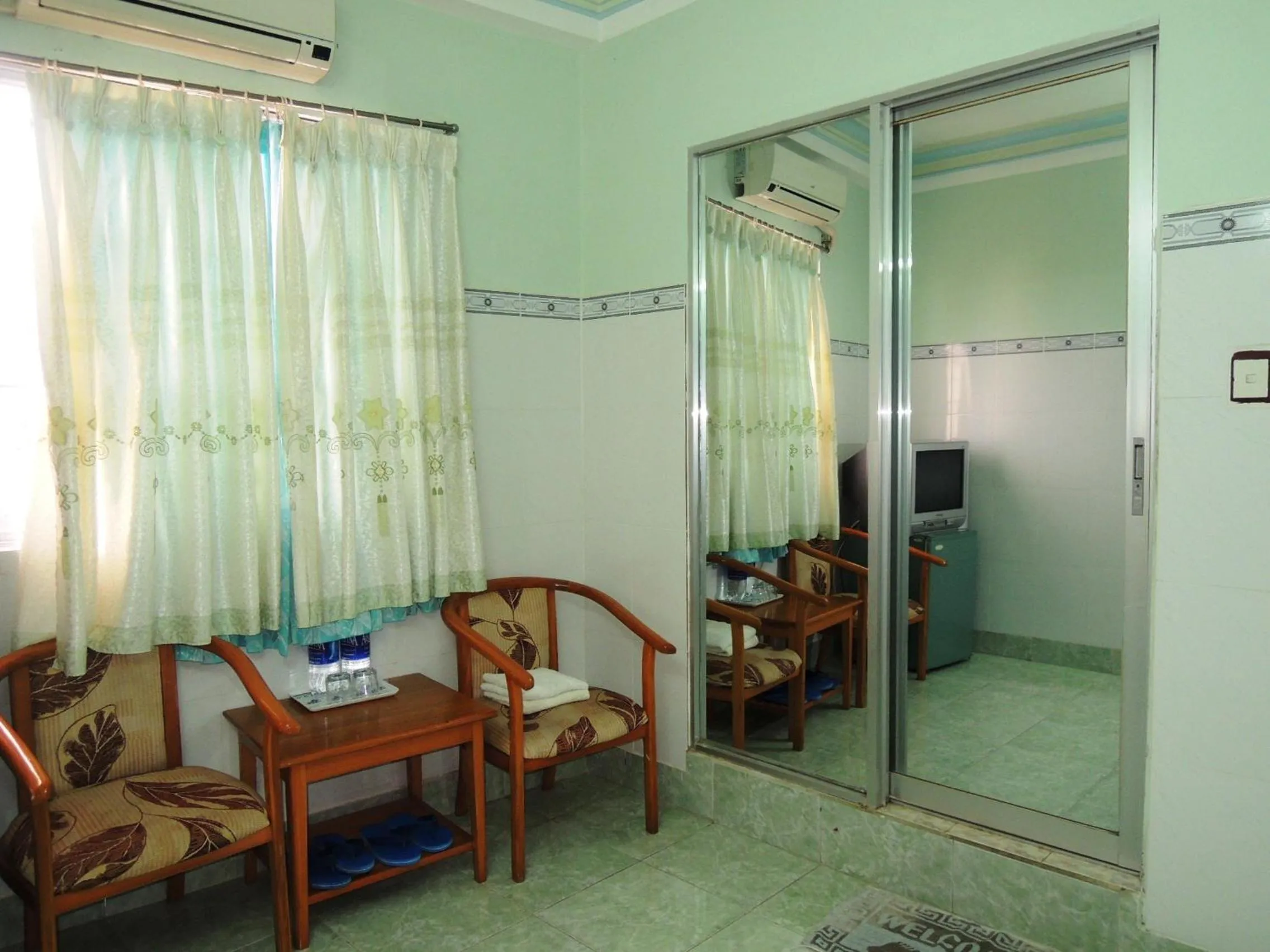 Photo of the whole room in Kathy Hotel