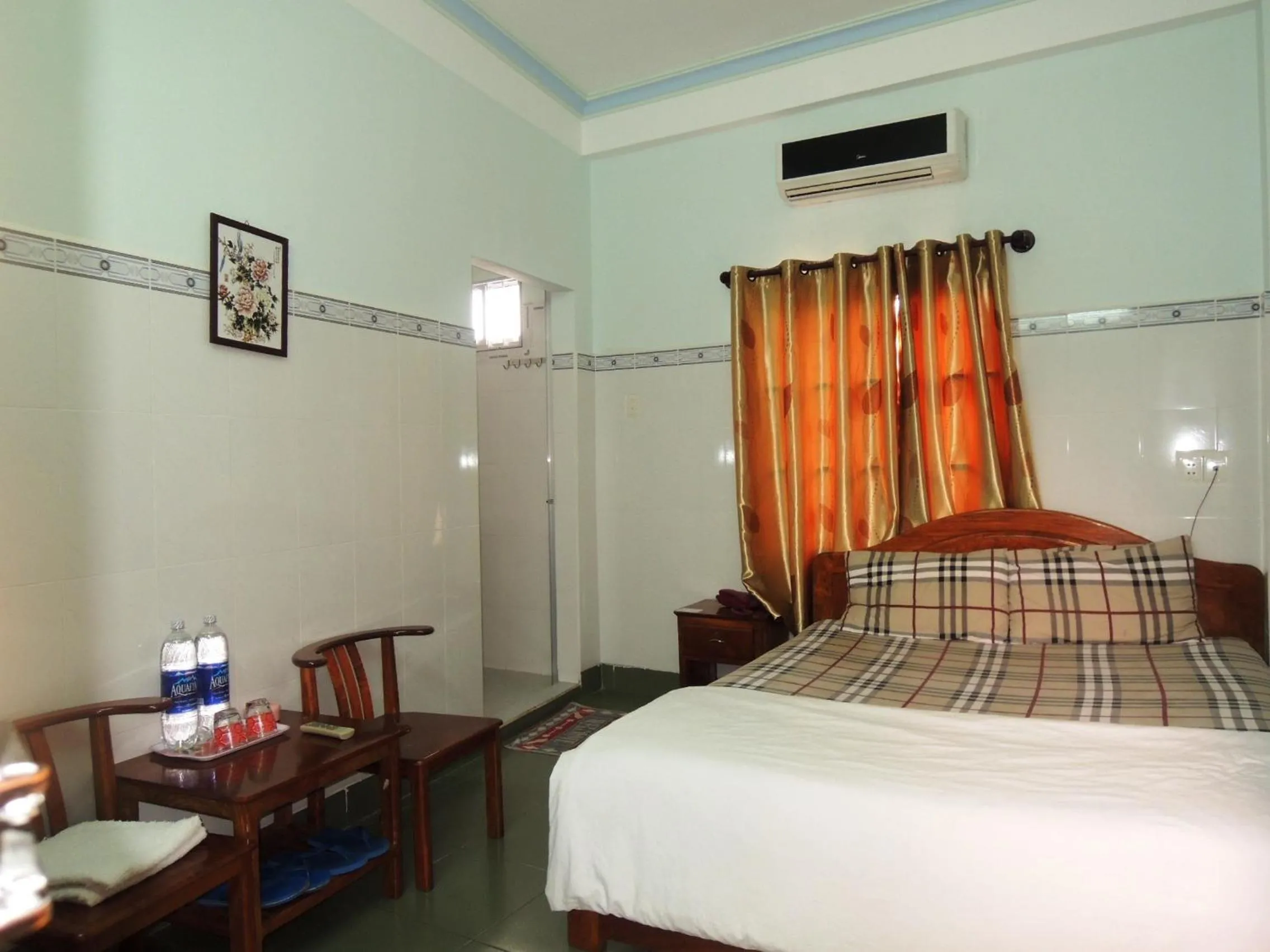 Photo of the whole room, Bed in Kathy Hotel