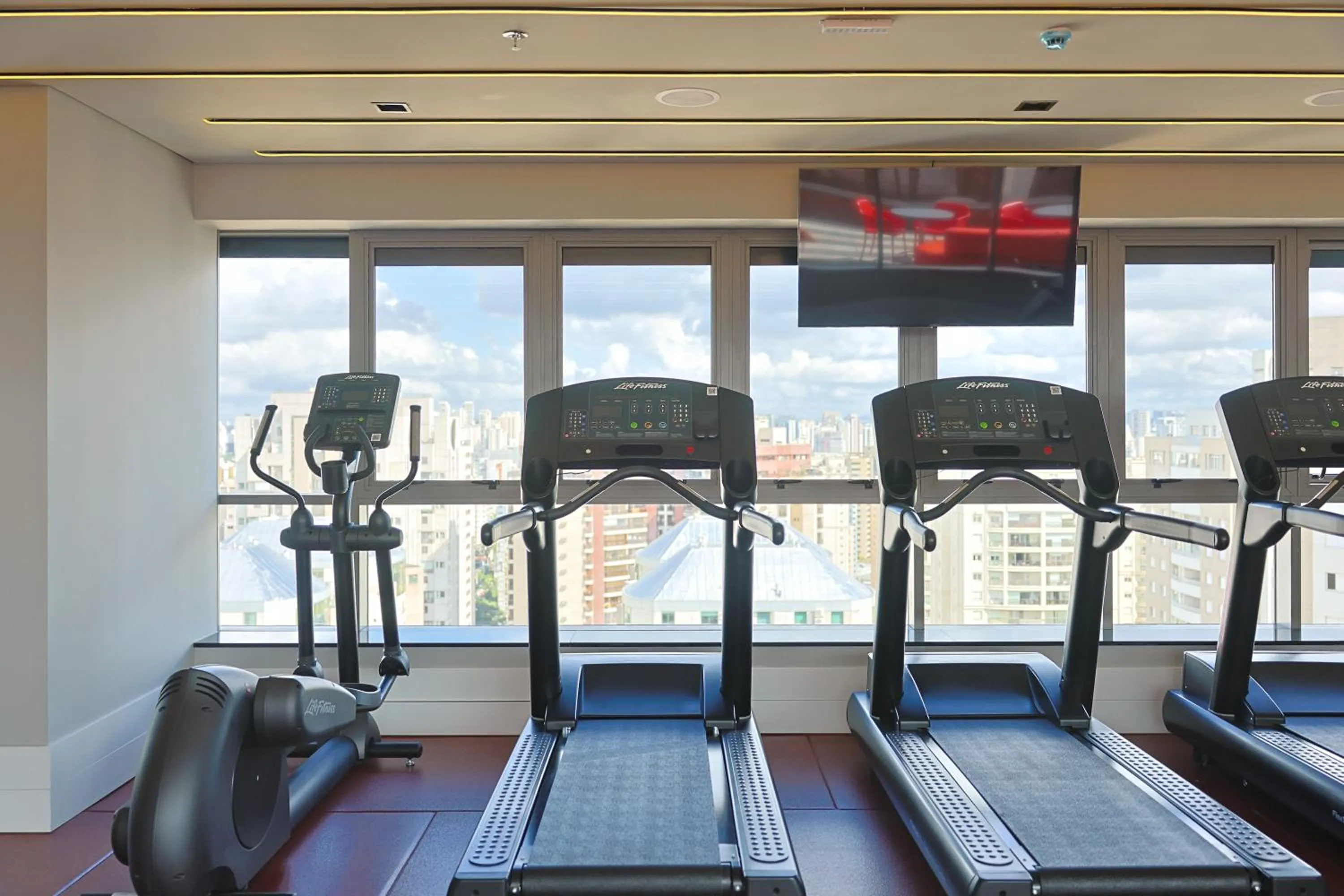 Fitness centre/facilities in Radisson RED Ibirapuera