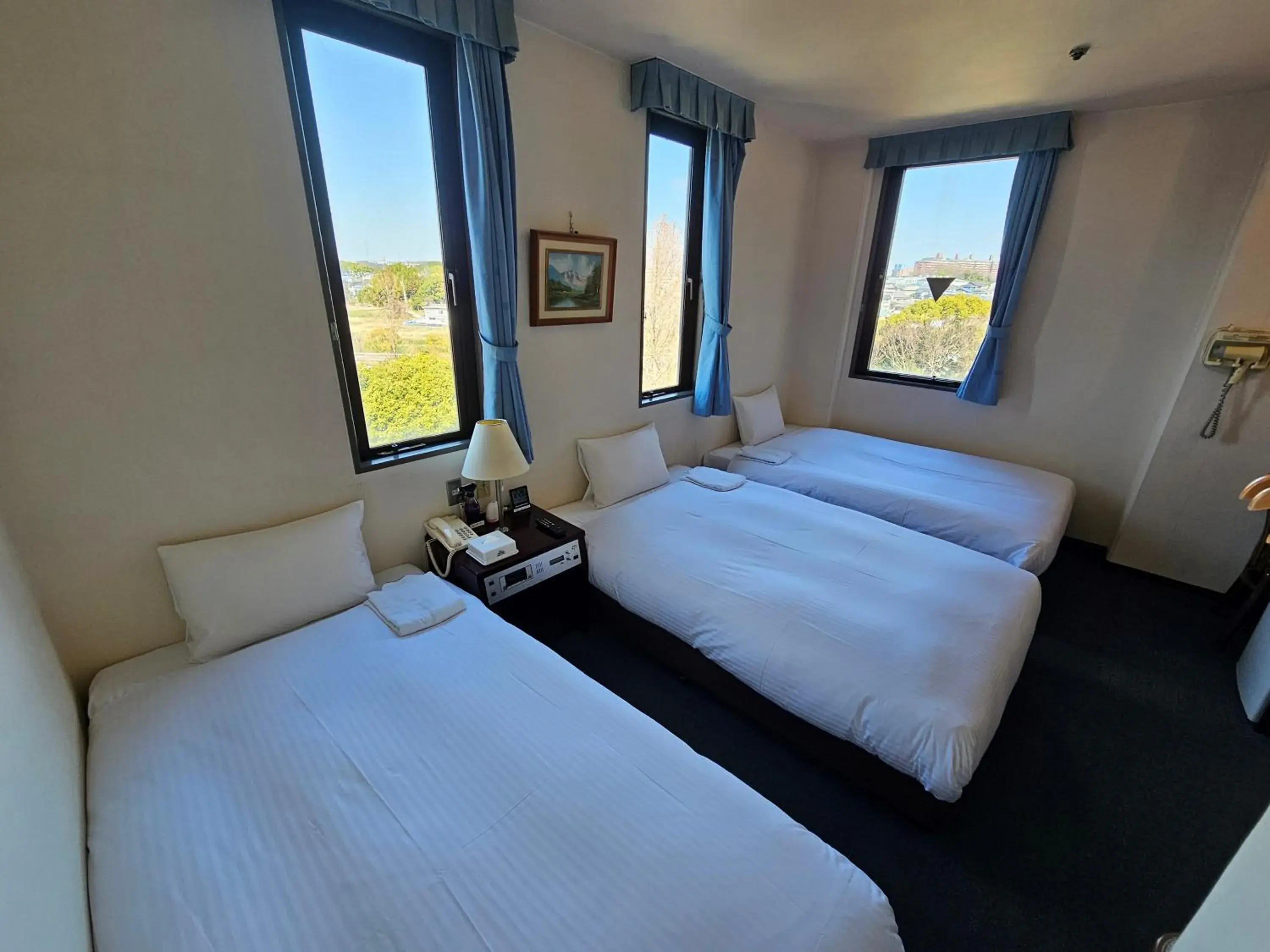 Photo of the whole room, Bed in Royal Hotel Uohachi Photo of the whole room, Bed in Royal Hotel Uohachi