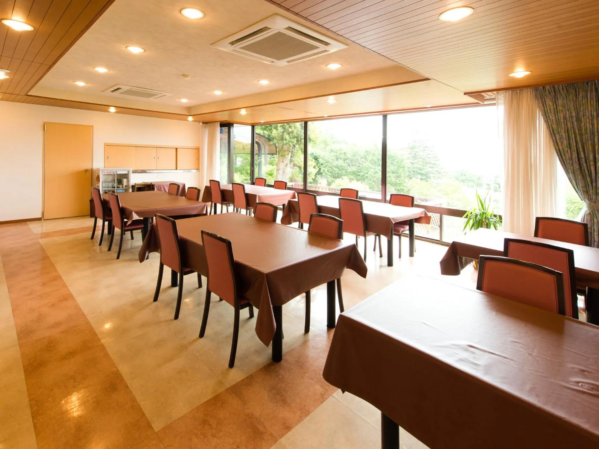 Restaurant/places to eat in LiVEMAX RESORT izukogen