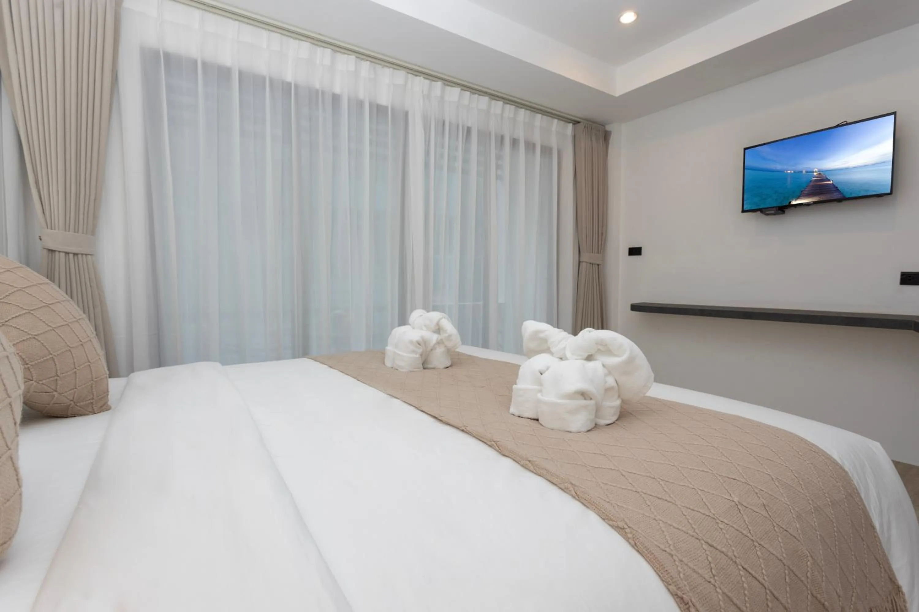 Double Room with Balcony in XL PATONG Hotel