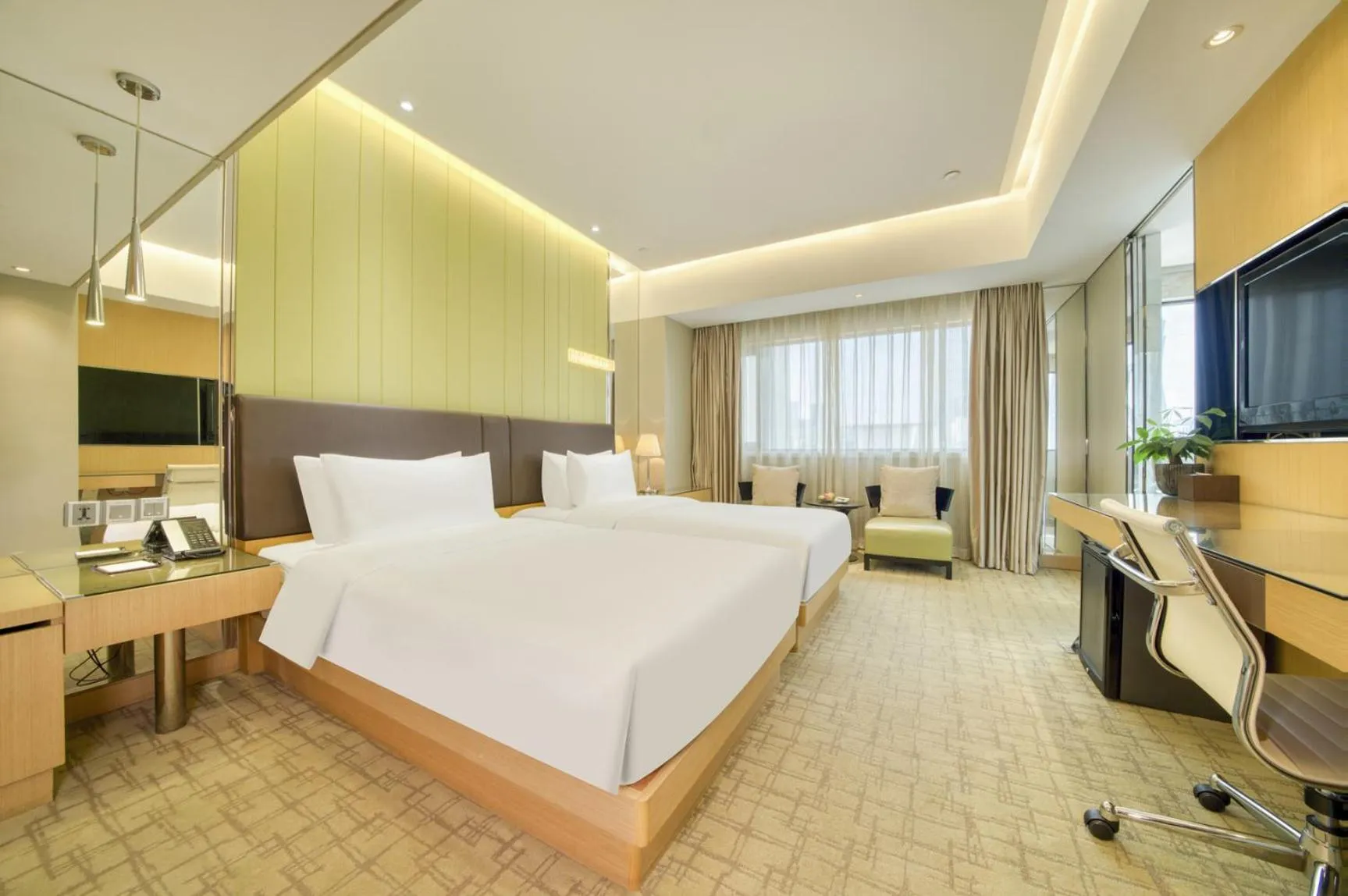Photo of the whole room, Bed in Hangzhou Tower Hotel