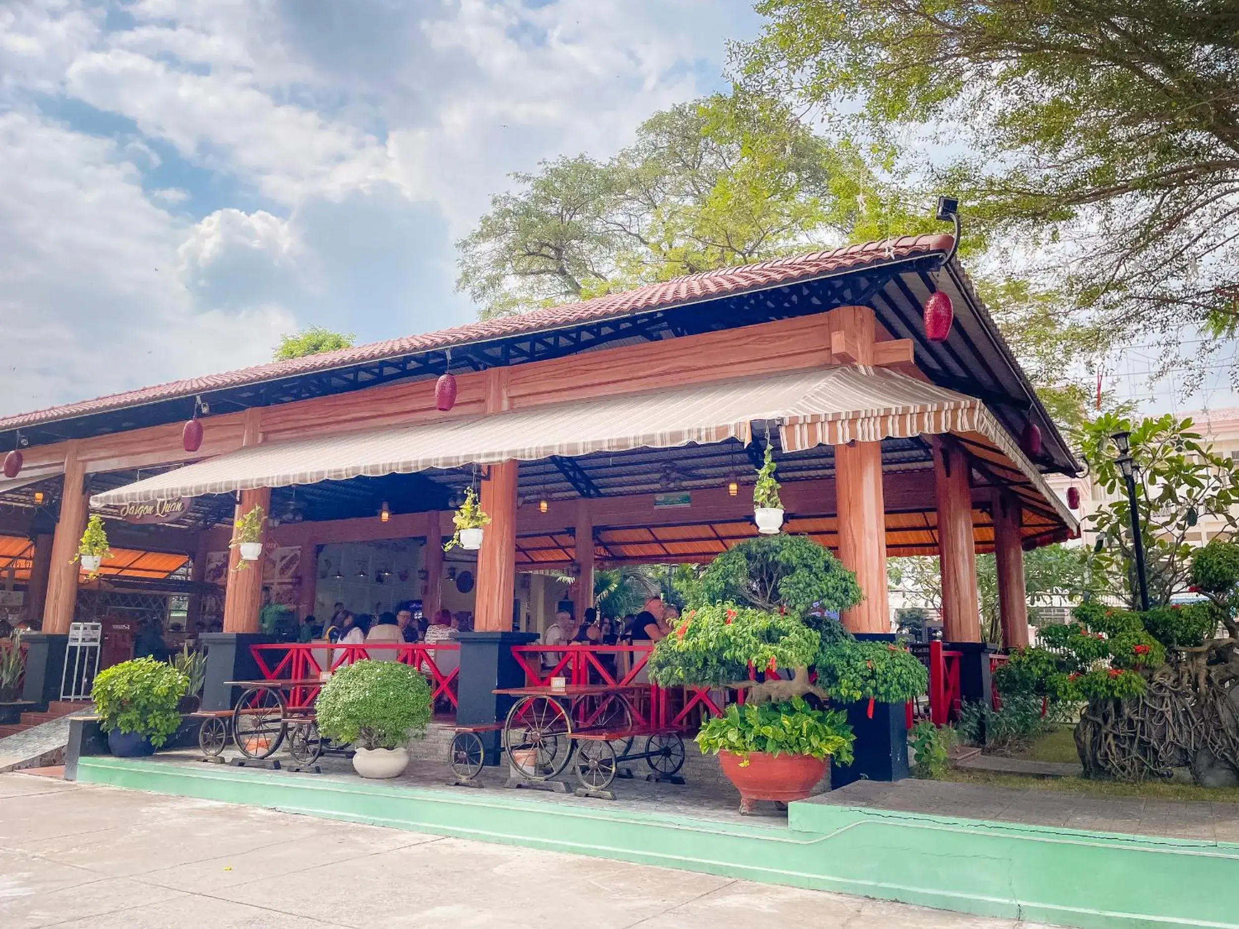 Restaurant/places to eat in Sai Gon Rach Gia Hotel Restaurant/places to eat in Sai Gon Rach Gia Hotel