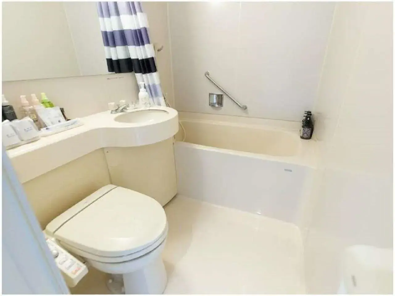 Standard Twin Room - single occupancy - Non-Smoking in LiVEMAX RESORT Ito Kawana Standard Twin Room - single occupancy - Non-Smoking in LiVEMAX RESORT Ito Kawana