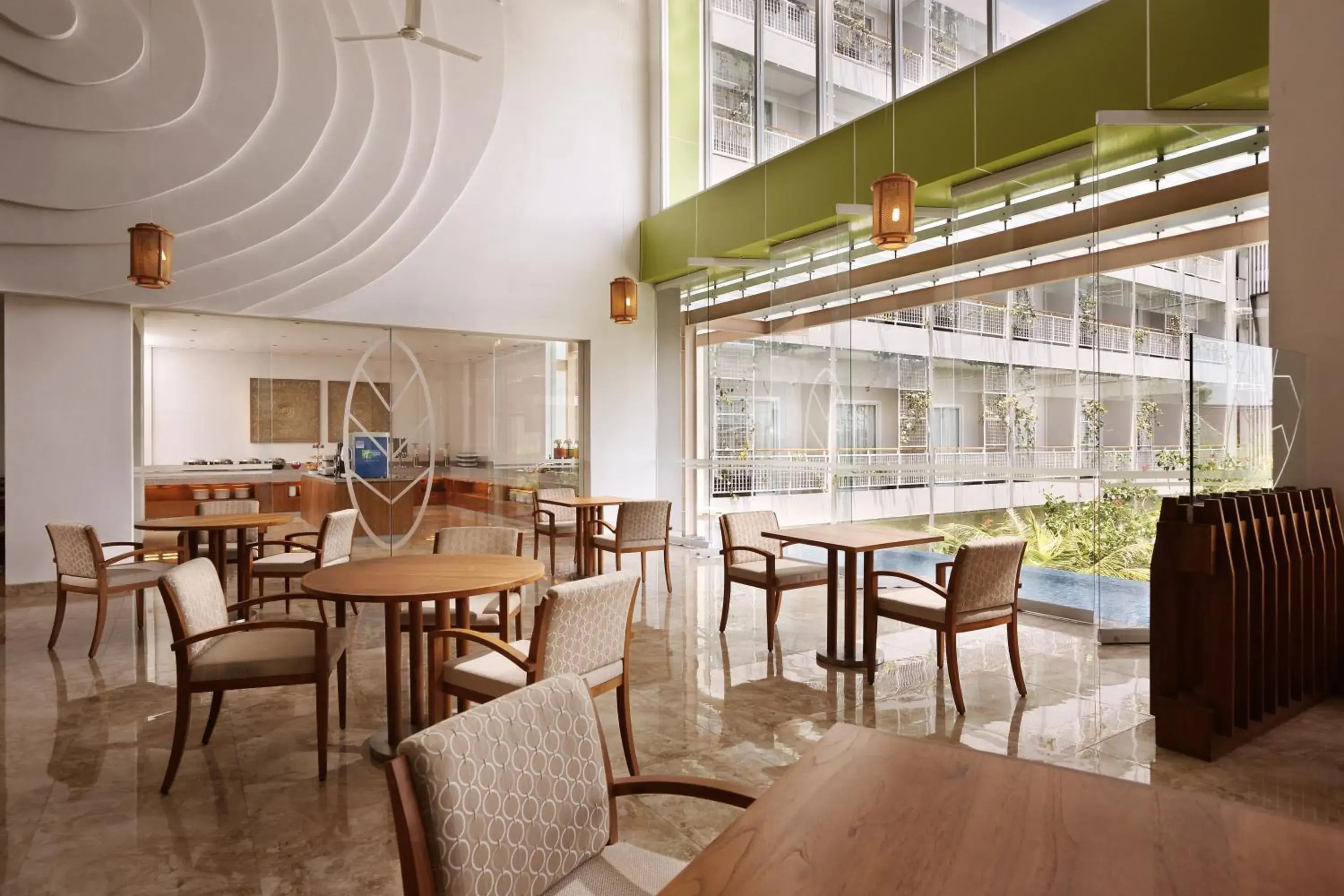 Restaurant/places to eat in Diamond Hotel Kuta Bali Restaurant/places to eat in Diamond Hotel Kuta Bali