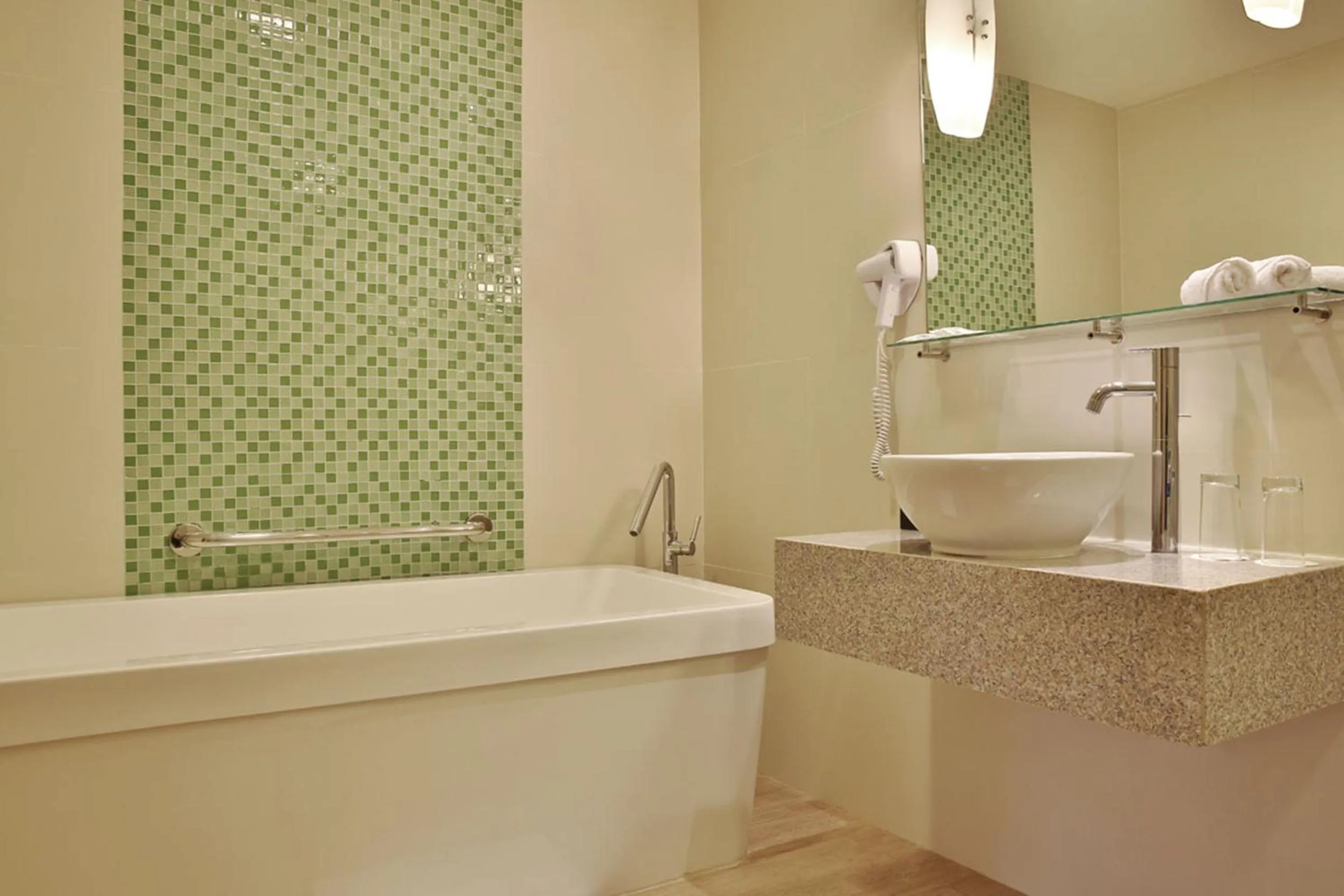 Bath in Diamond Hotel Kuta Bali