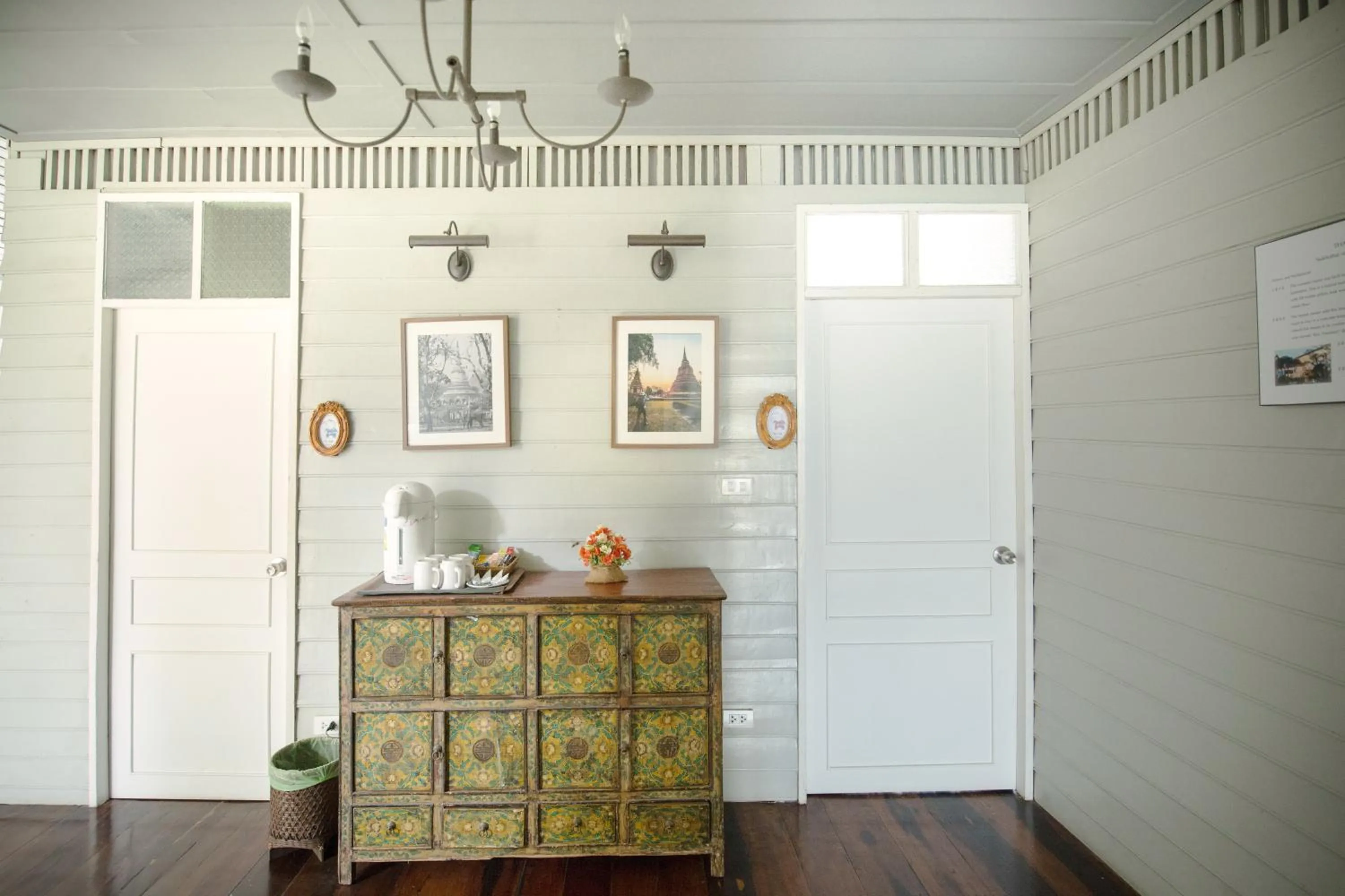 Decorative detail in Dorm of Happiness by Tharaburi Resort