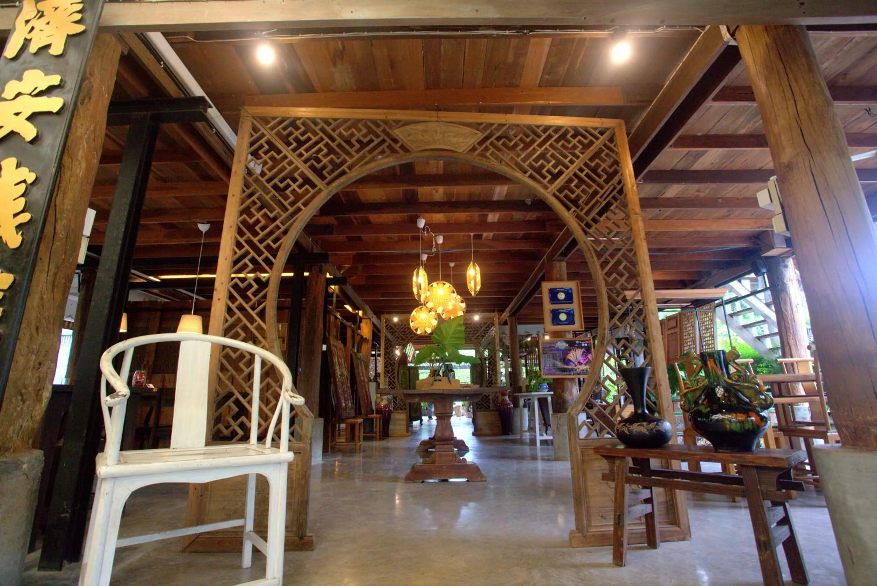 Decorative detail in Dorm of Happiness by Tharaburi Resort