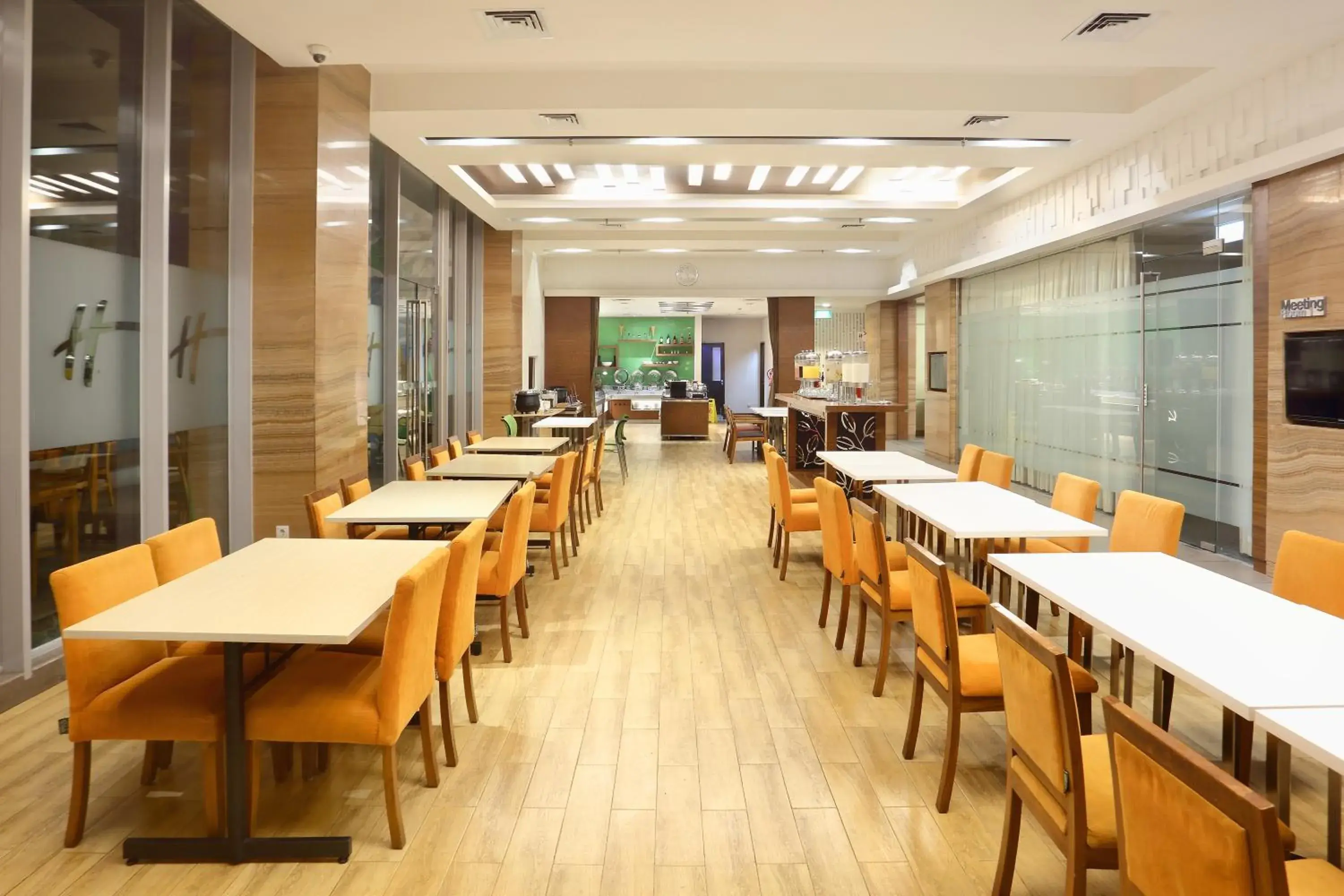 Restaurant/places to eat in Holiday Inn Express Semarang Simpang Lima by IHG Restaurant/places to eat in Holiday Inn Express Semarang Simpang Lima by IHG