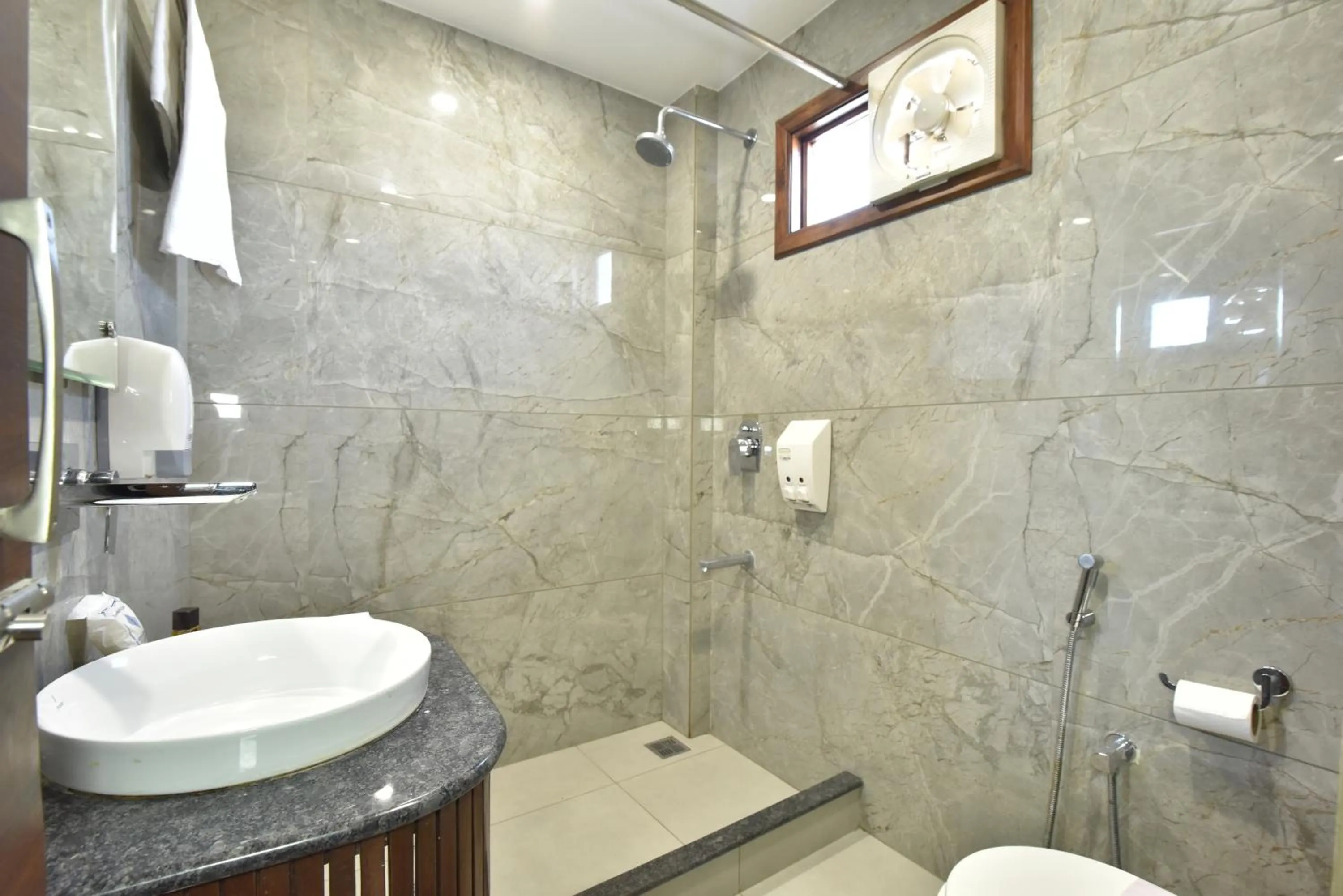 Hotel Sapphire Opposite Golden Temple