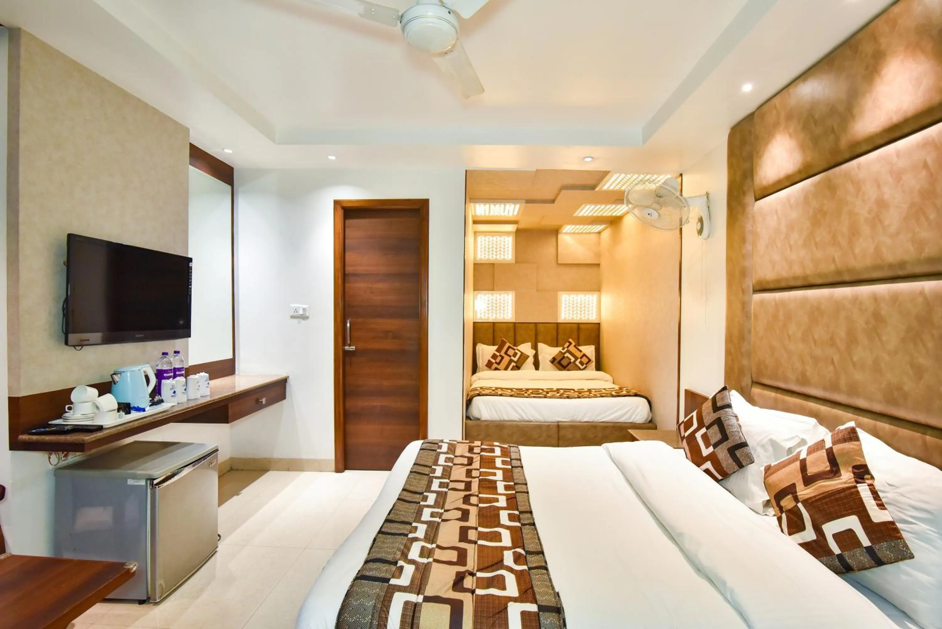 Bed in Hotel Sapphire Opposite Golden Temple