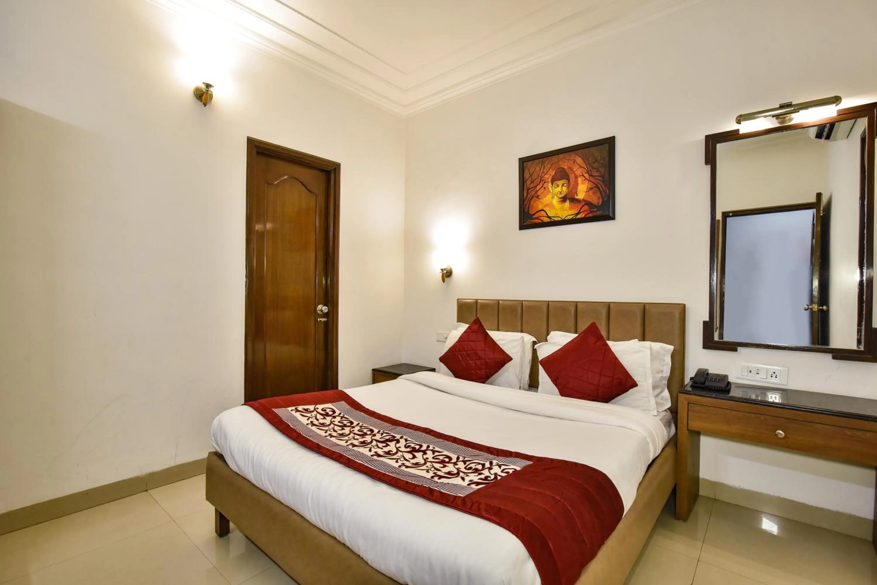 Bed in Hotel Sapphire Opposite Golden Temple