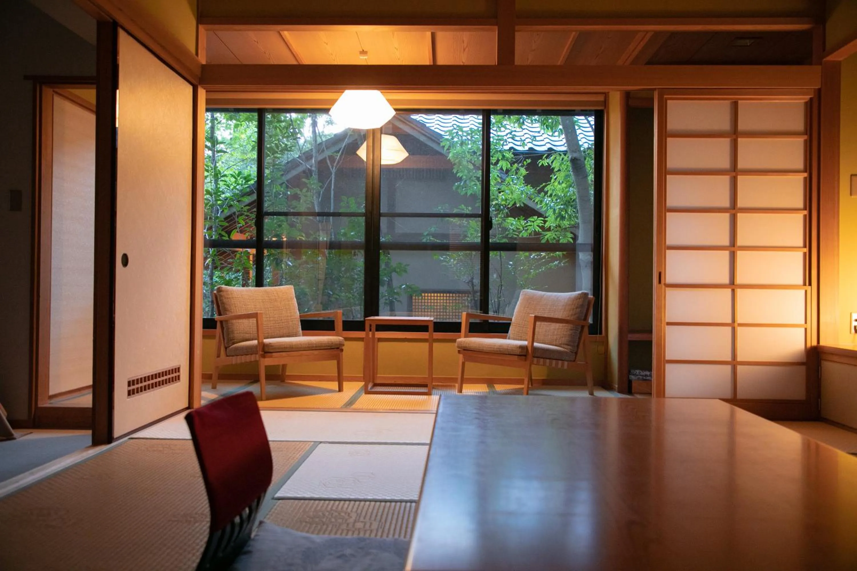 Photo of the whole room in Baien