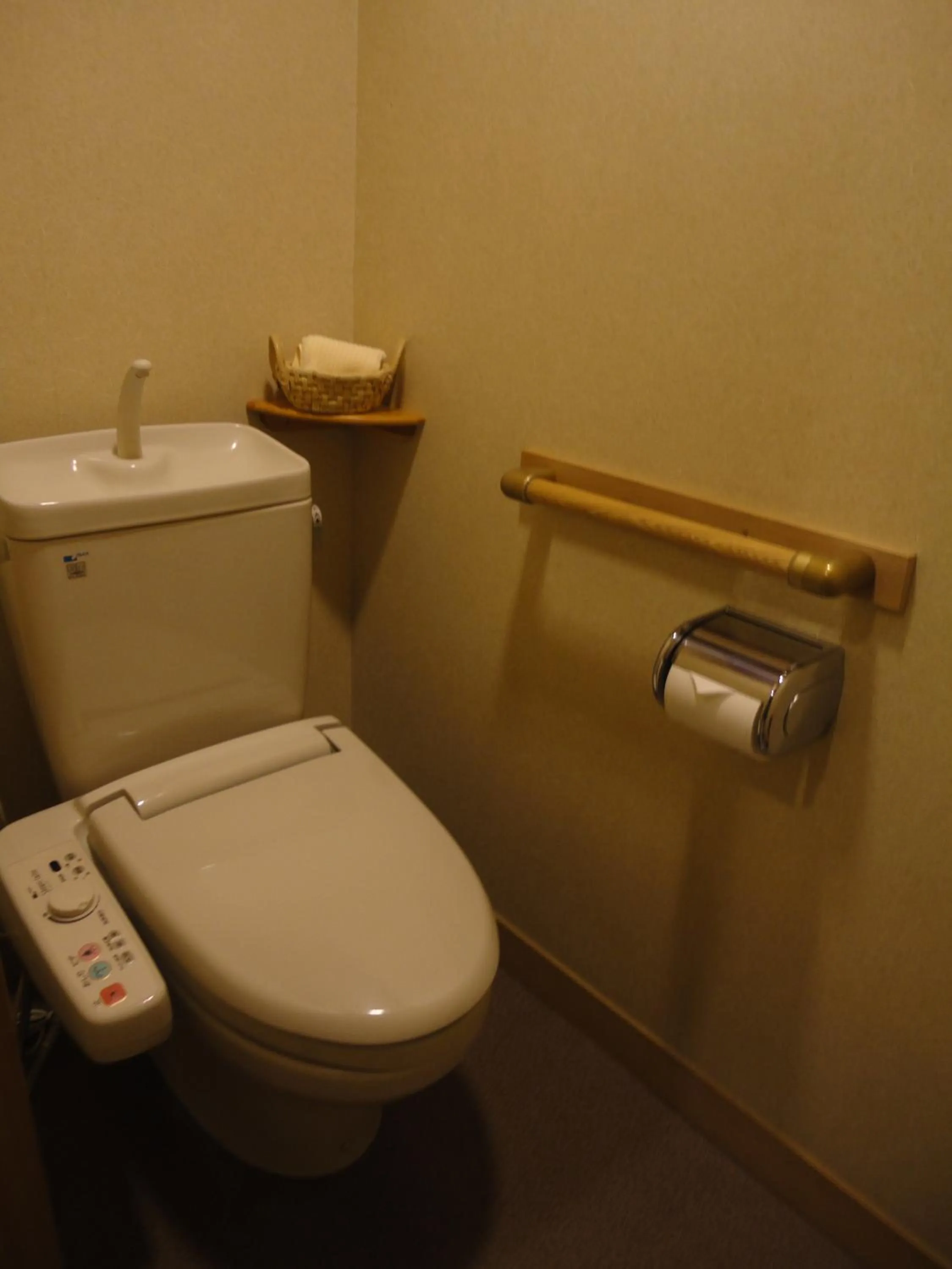 Toilet in Hananoyado Fukuya