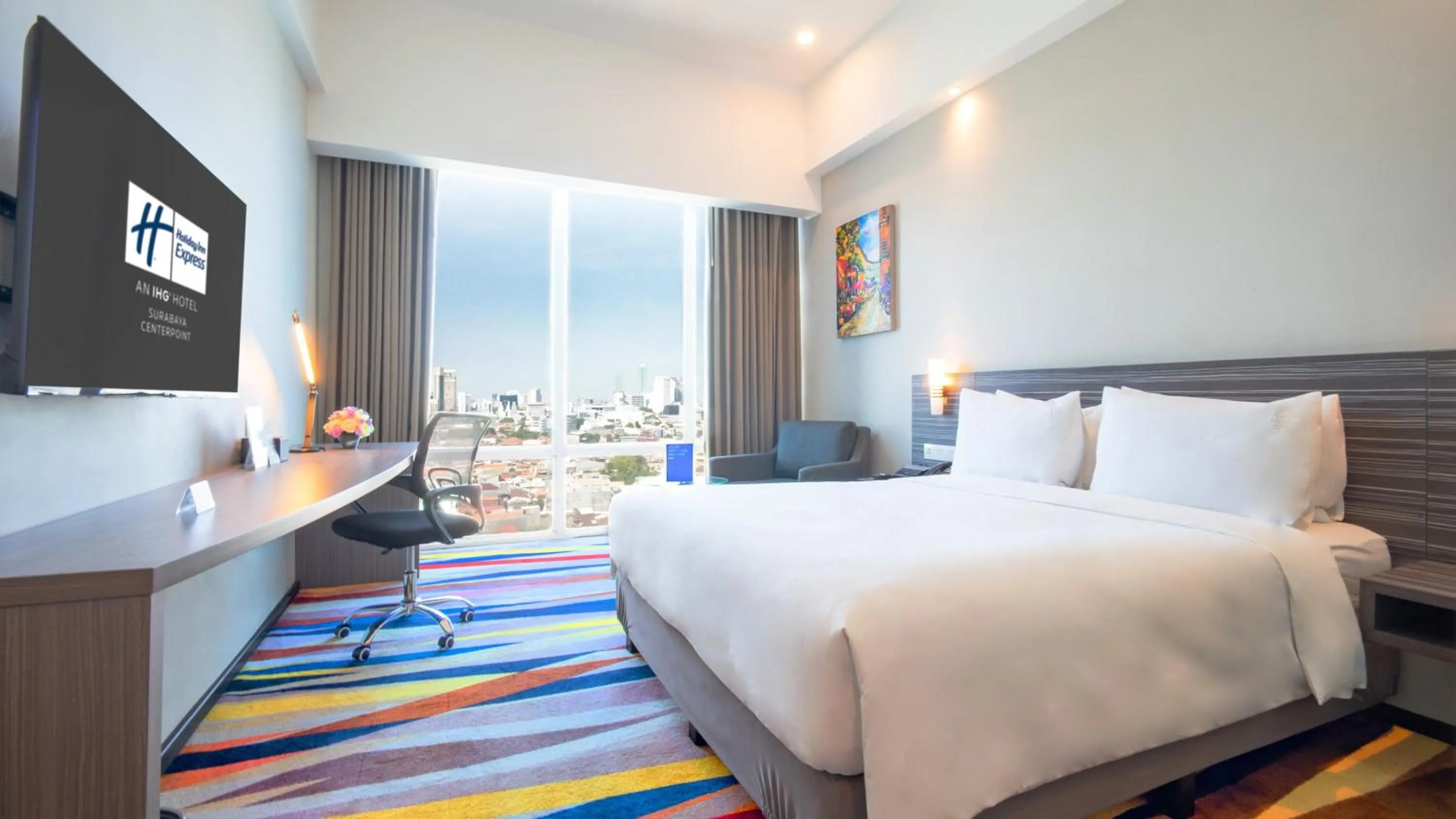 Photo of the whole room, Bed in Holiday Inn Express Surabaya CenterPoint by IHG