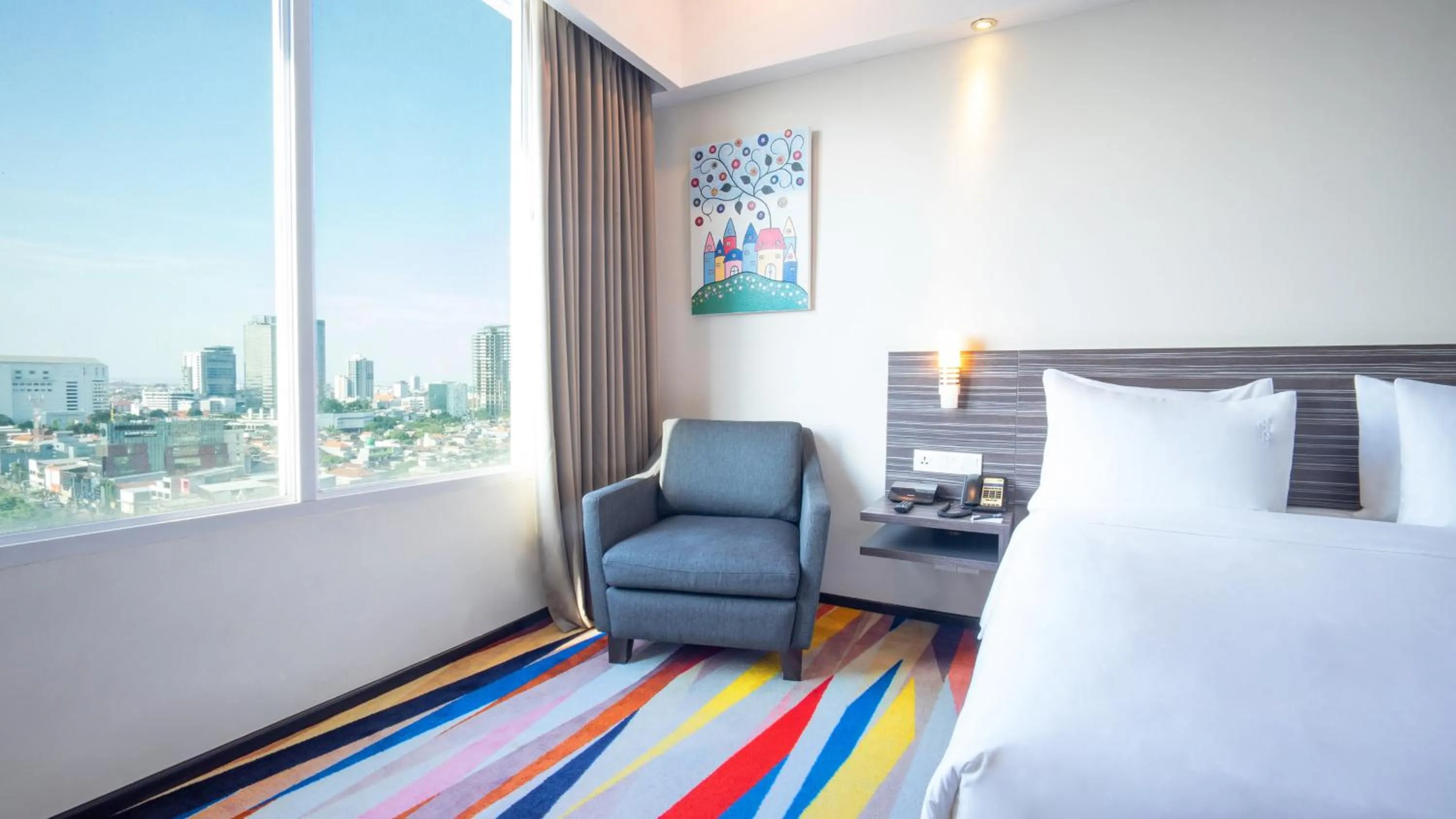 Photo of the whole room, Bed in Holiday Inn Express Surabaya CenterPoint by IHG