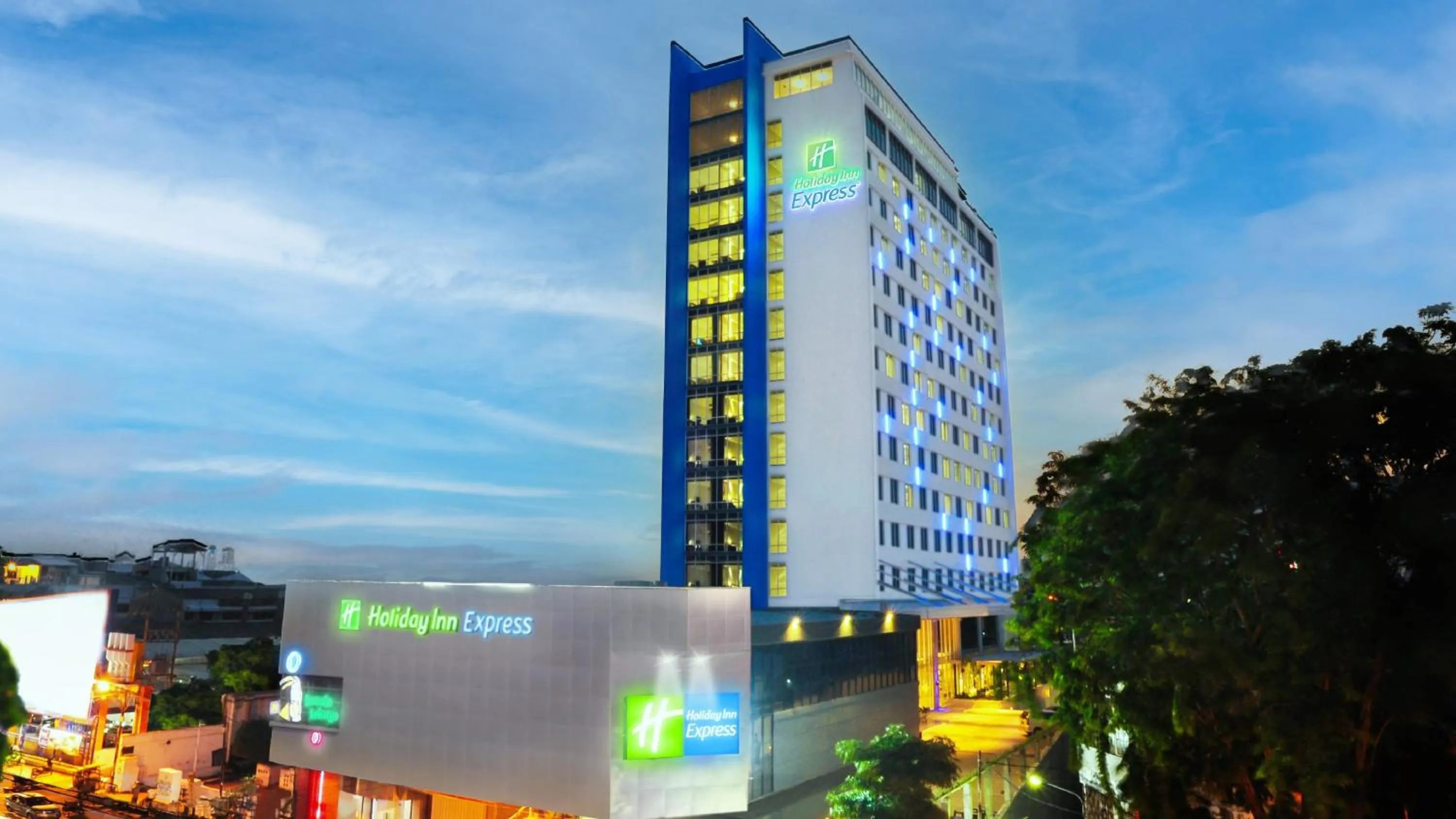 Property building in Holiday Inn Express Surabaya CenterPoint by IHG