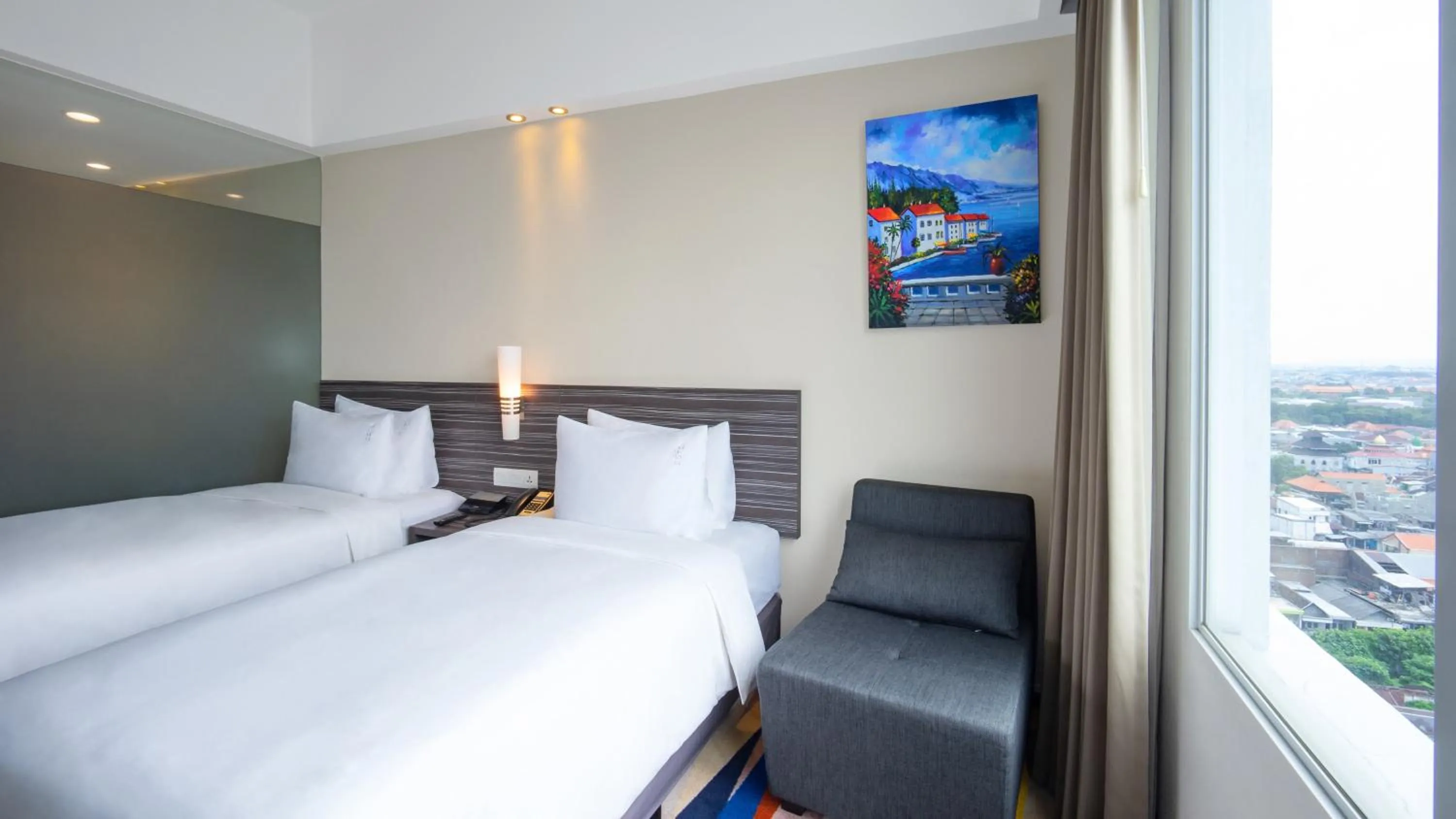 Photo of the whole room, Bed in Holiday Inn Express Surabaya CenterPoint by IHG