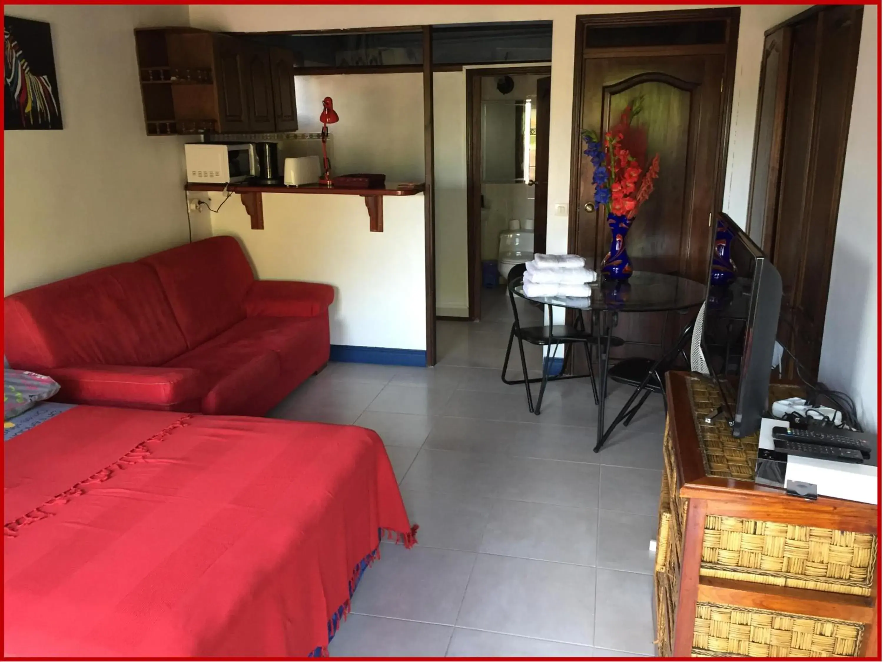 Studio (4 Adults) in Villa Labrousse (Atypical) Studio (4 Adults) in Villa Labrousse (Atypical)