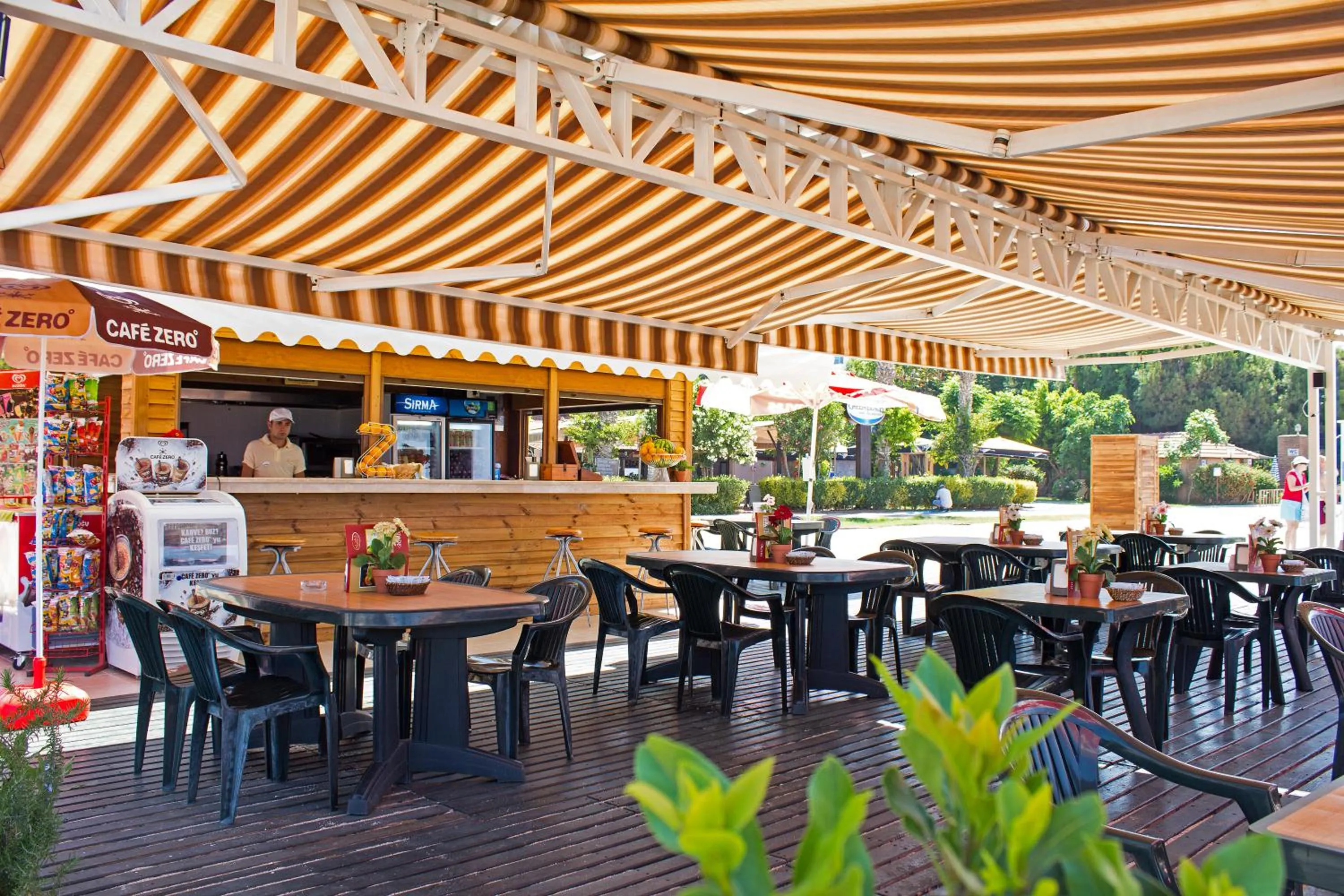 Food and drinks in Alaiye Kleopatra Hotel