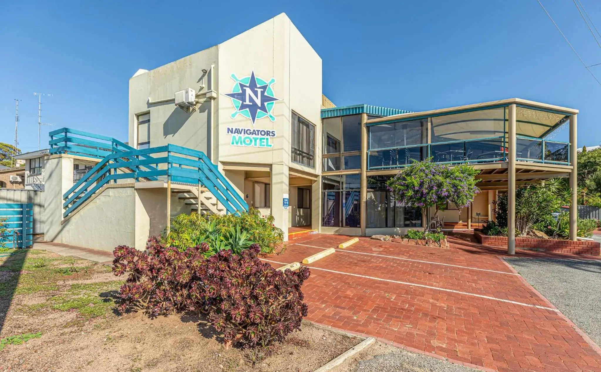 Property building in Navigators Motel Property building in Navigators Motel