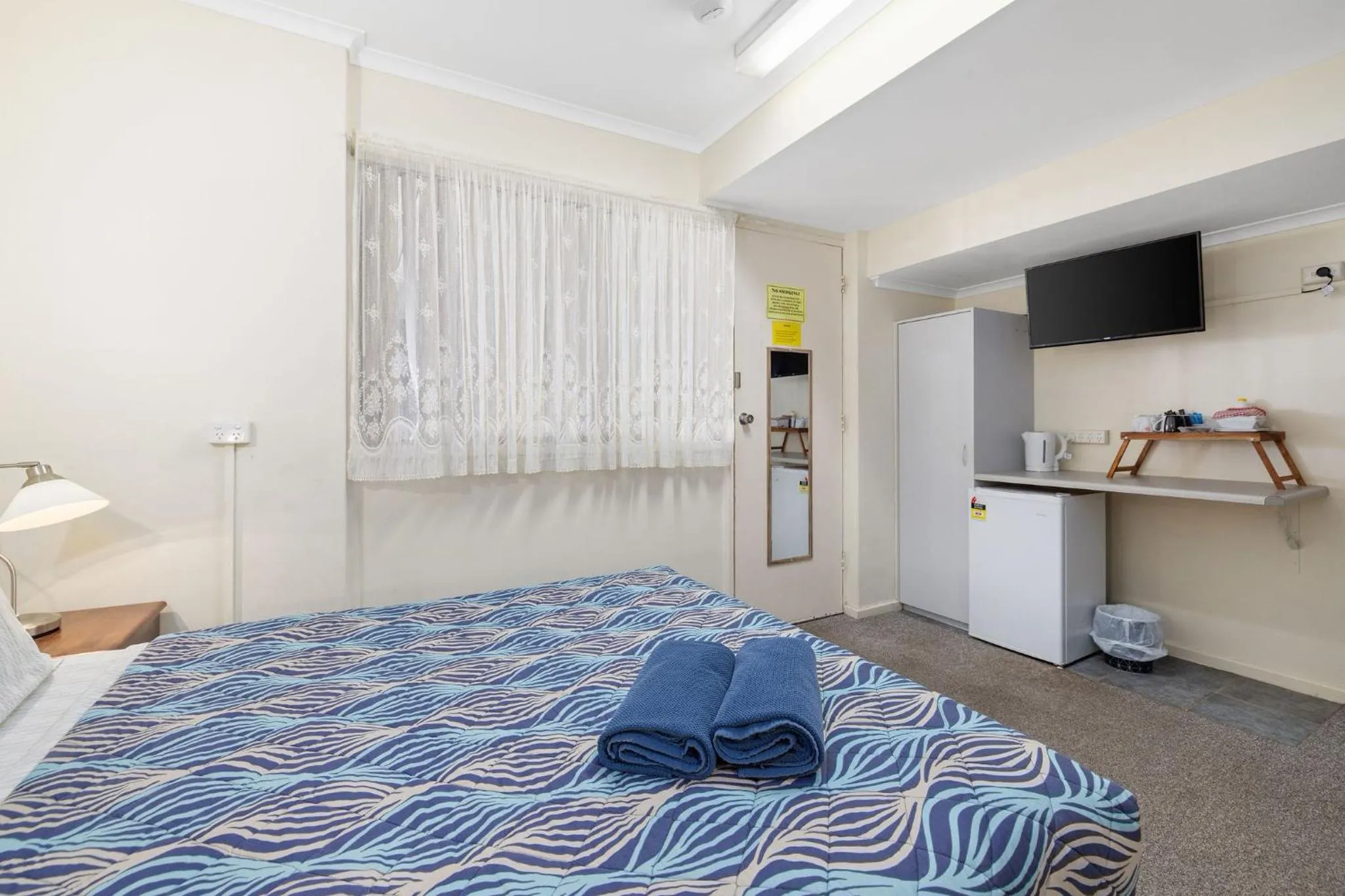 Bed in Navigators Motel