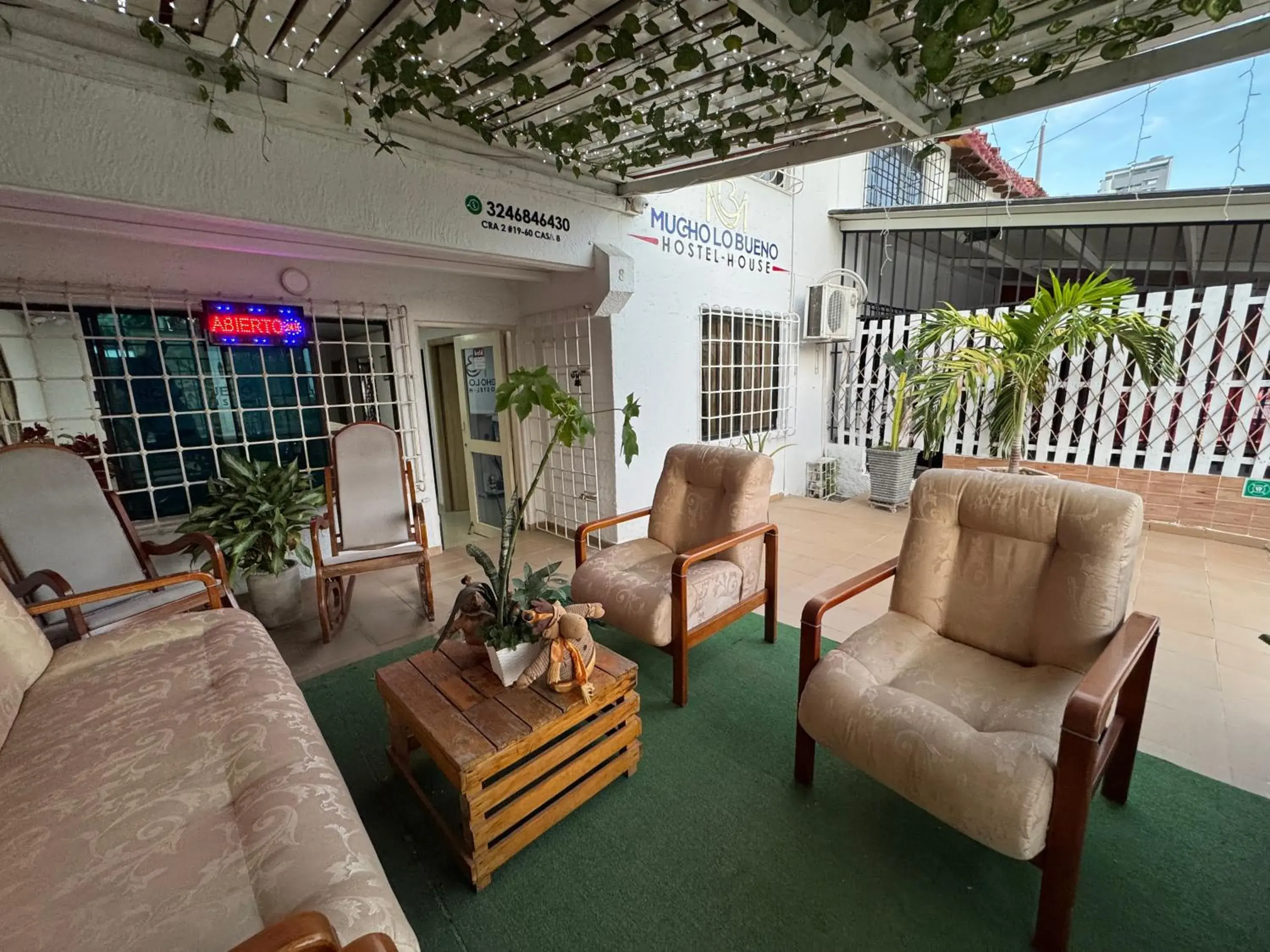 Mucho lo Bueno - Hostel House Mucho lo Bueno - Hostel House