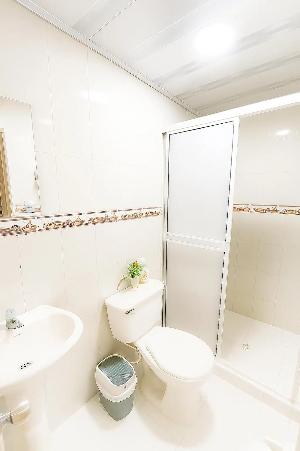 Shower in Mucho lo Bueno - Hostel House