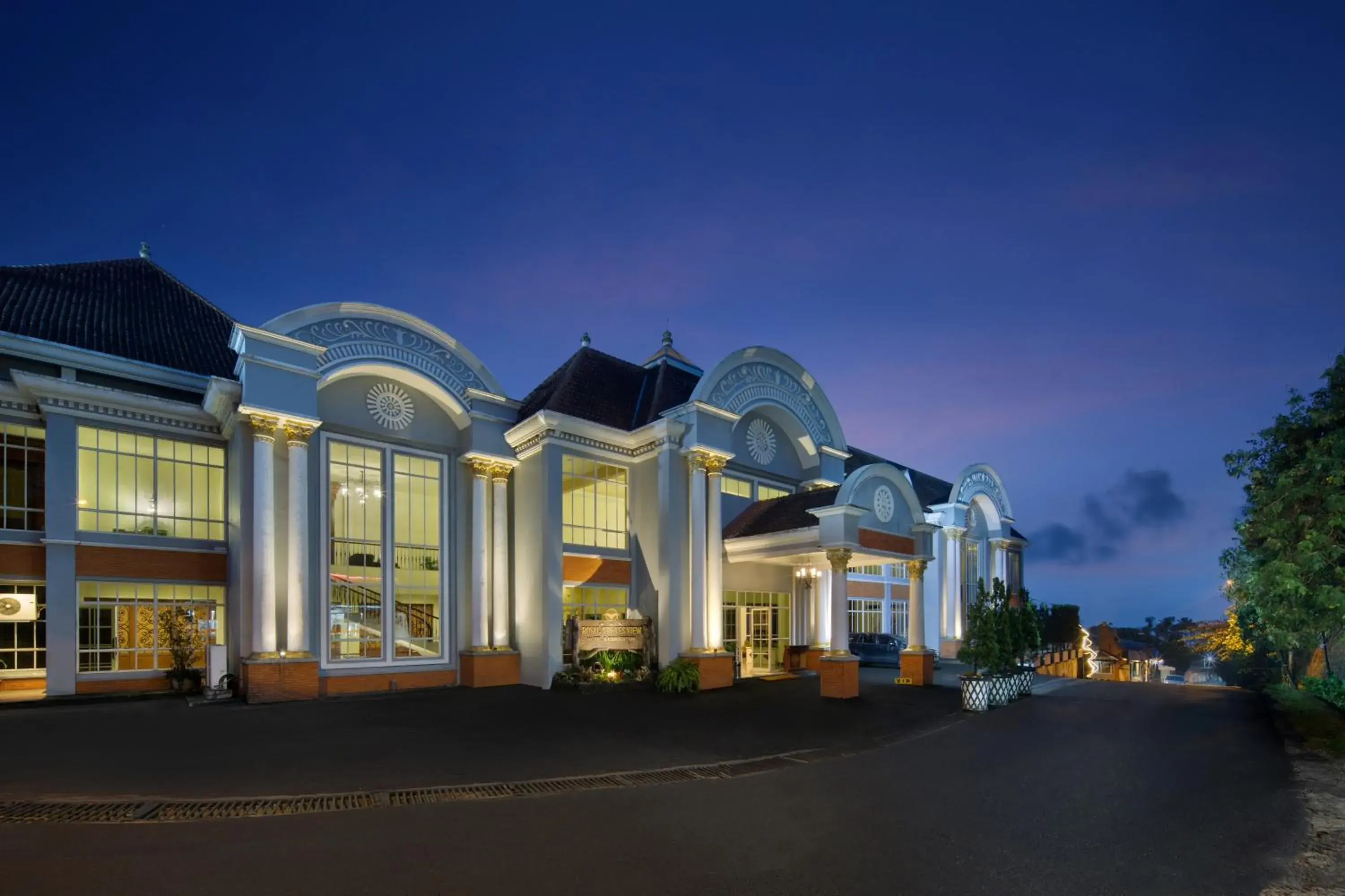 Royal Hotel and Convention Tretes Royal Hotel and Convention Tretes