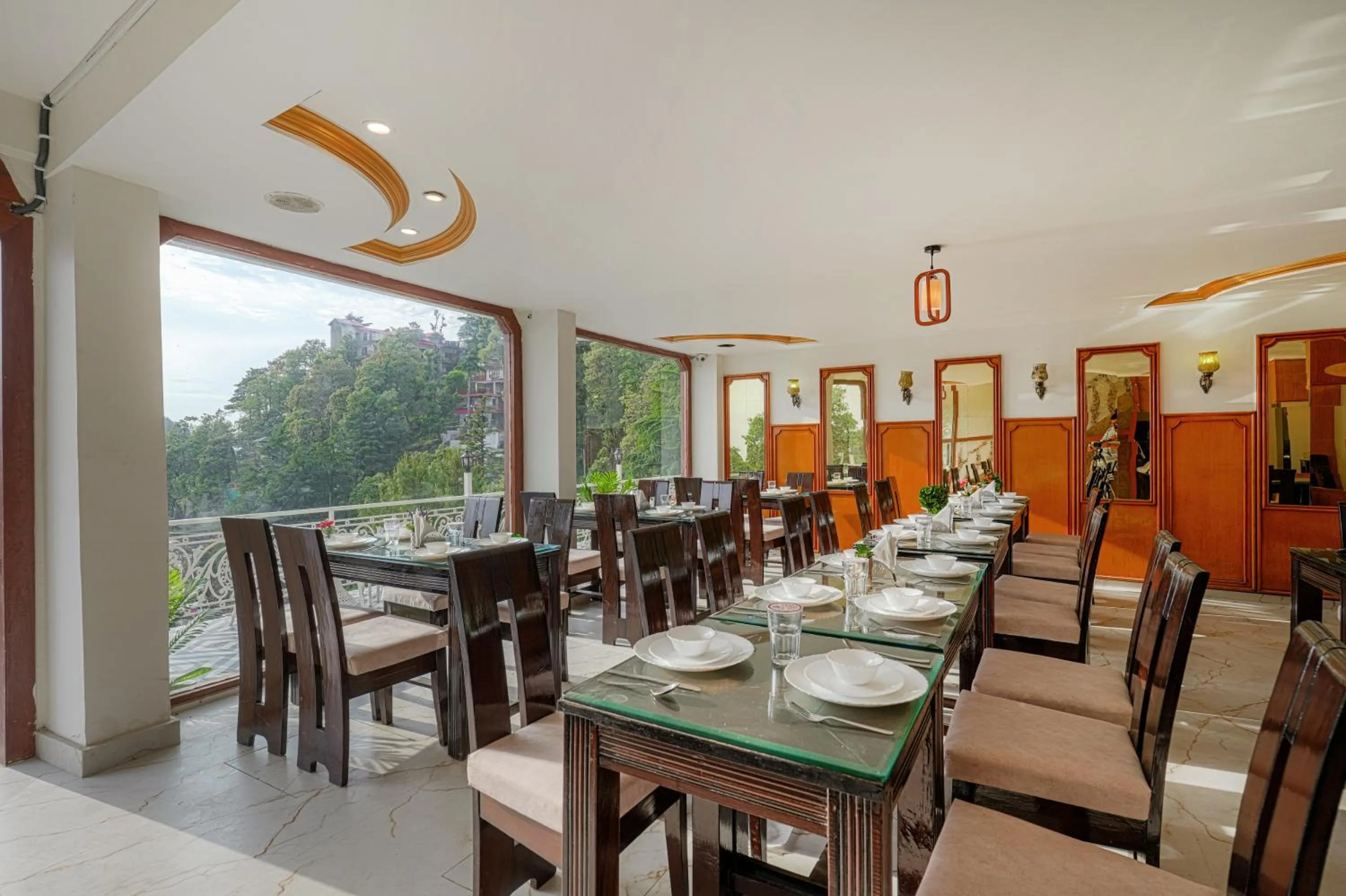 Restaurant/places to eat in Pax Hotel Spring Solance 200 mtr from Gandhi Chowk Khajjiyar Road