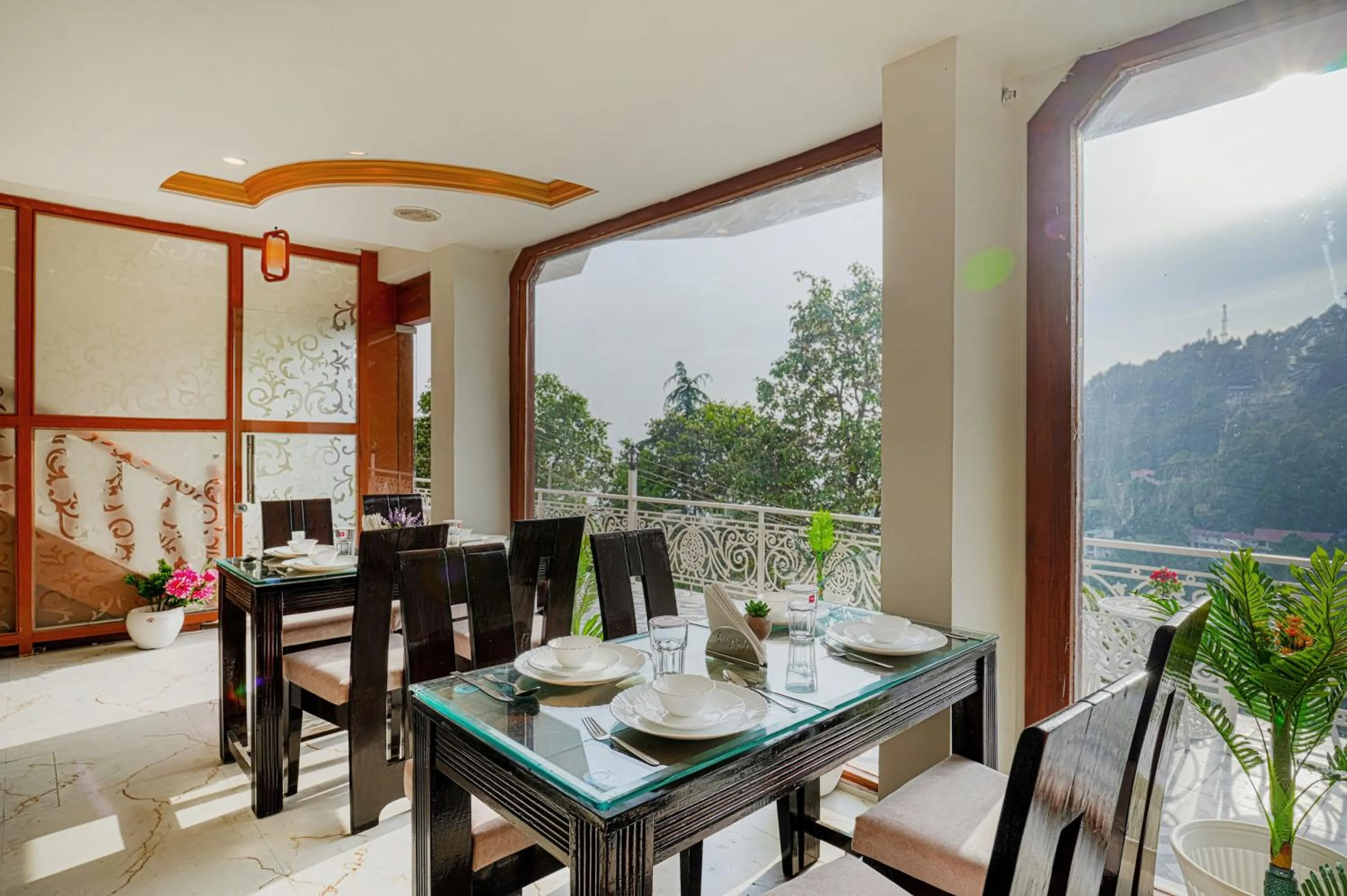 Restaurant/places to eat in Pax Hotel Spring Solance 200 mtr from Gandhi Chowk Khajjiyar Road