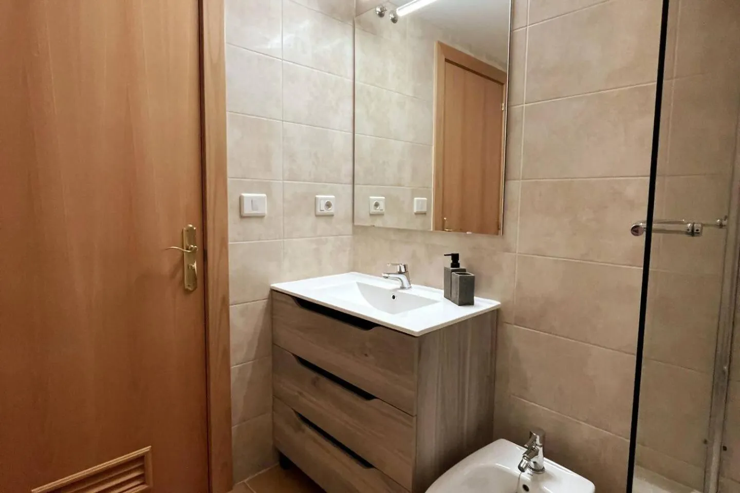 Shower in Aregoma Apartamento